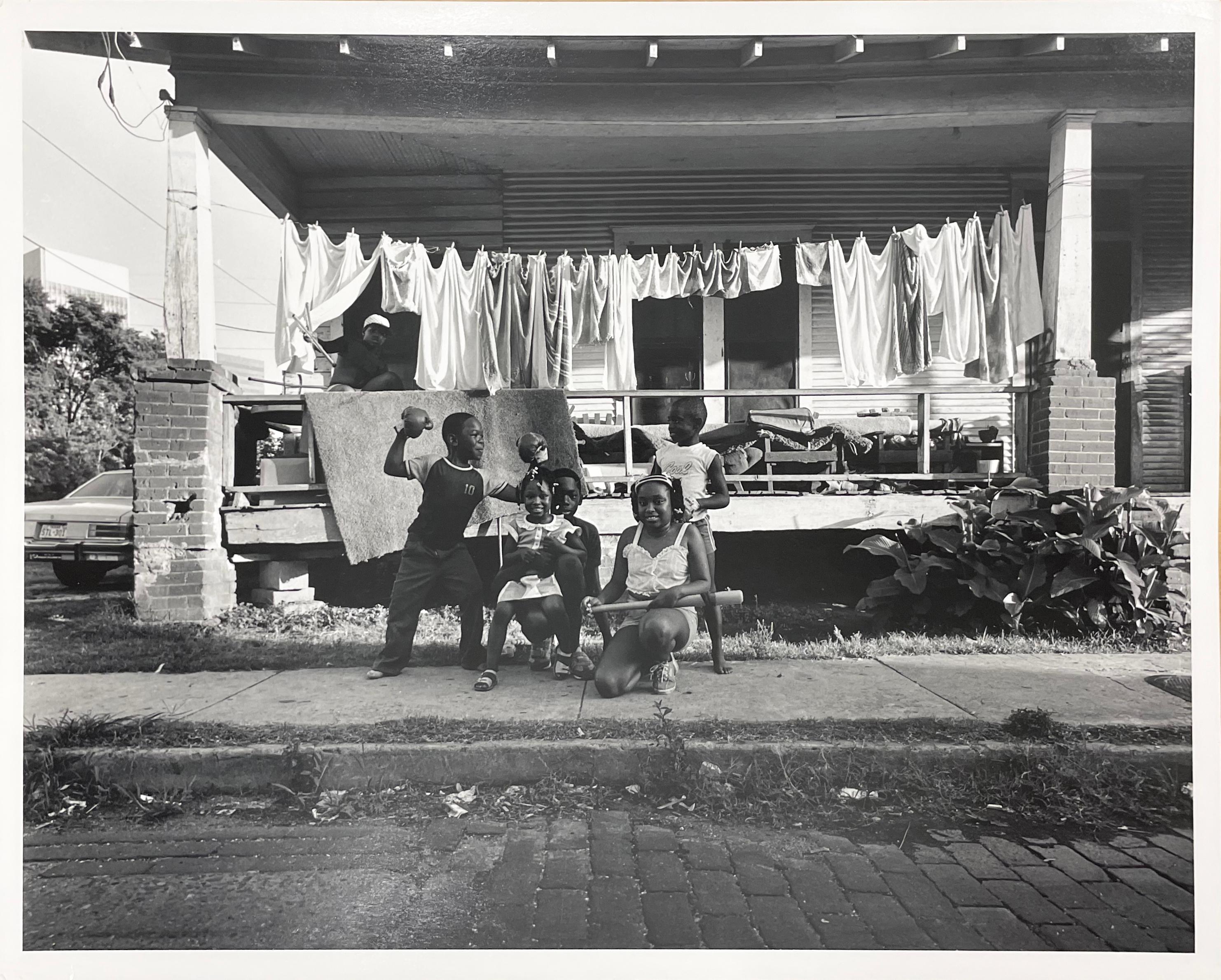 Street Champion, 4th Ward - Fotografia in bianco e nero, Artista nero, Documentario - Photograph Contemporaneo di Earlie Hudnall Jr.