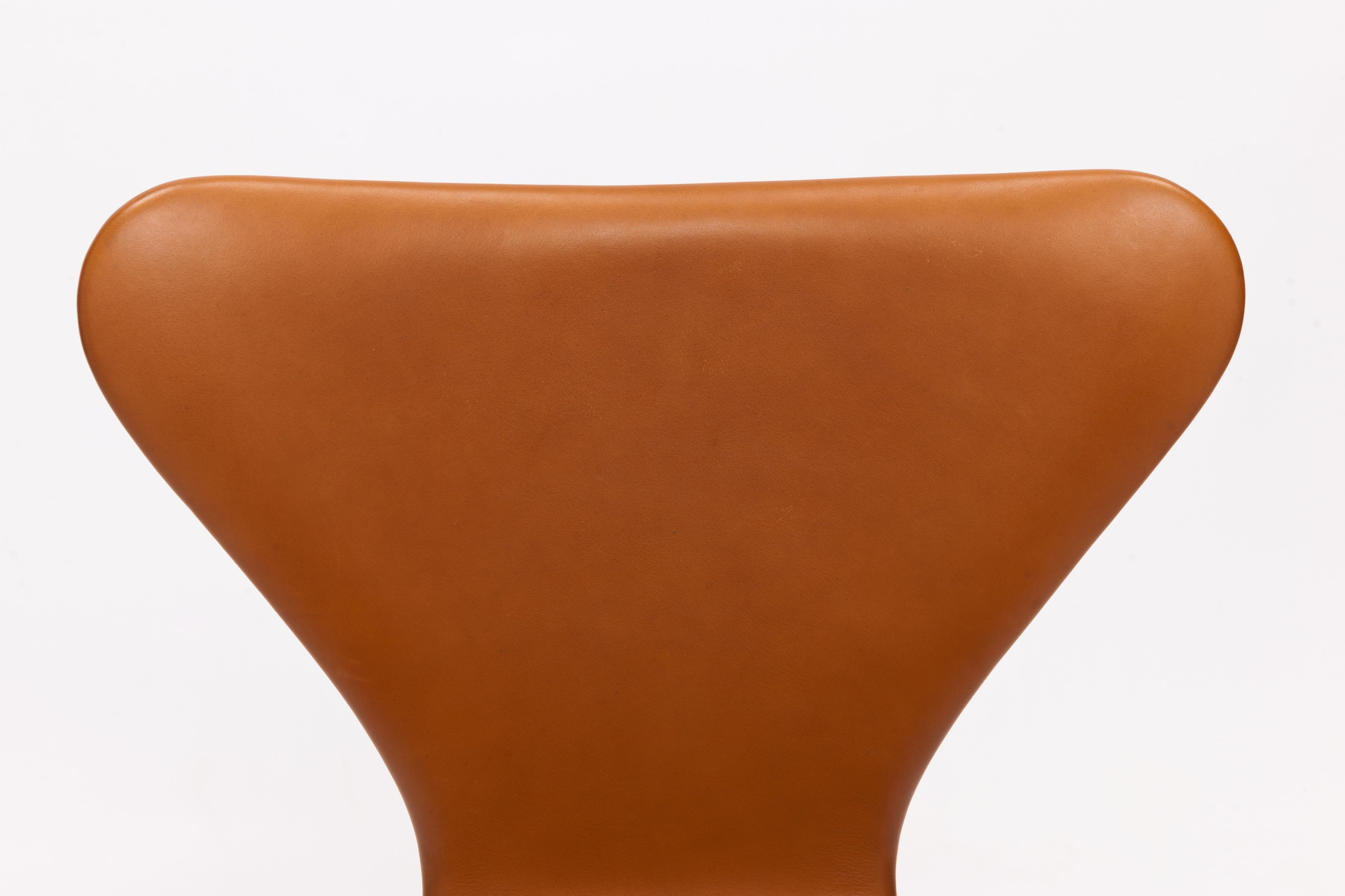 Mid-20th Century Earliest Series Cognac Leather Arne Jacobsen 3117 Desk Swivel Chair Fritz Hansen