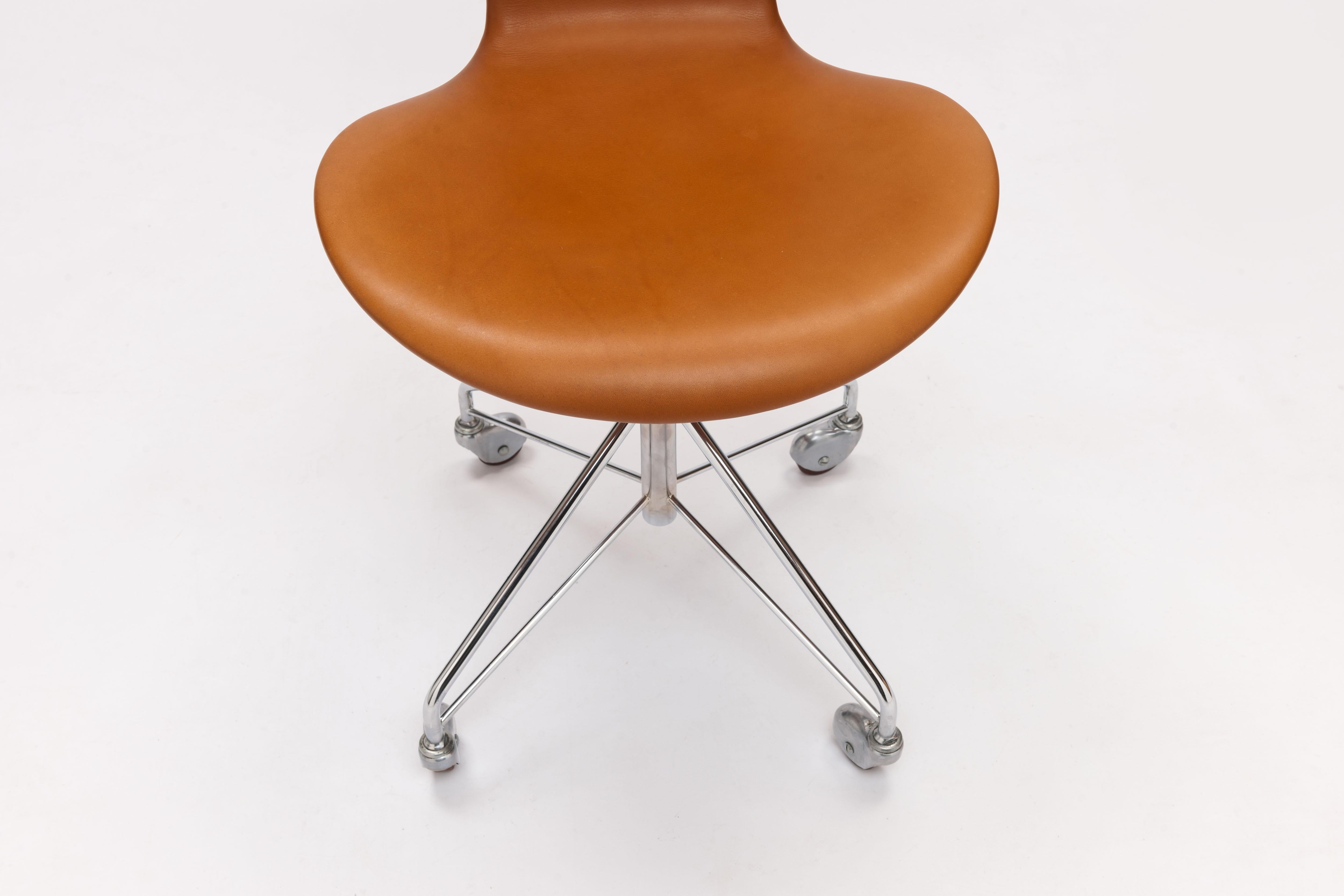 Steel Earliest Series Cognac Leather Arne Jacobsen 3117 Desk Swivel Chair Fritz Hansen