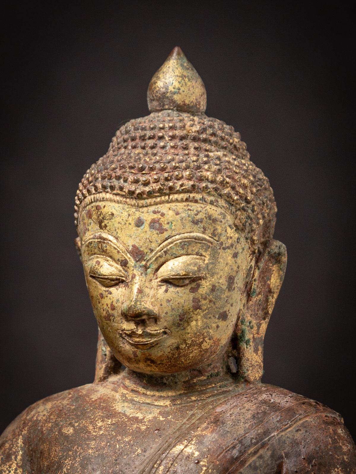 Early 15th century Special antique bronze Burmese Buddha statue from Burma For Sale 5