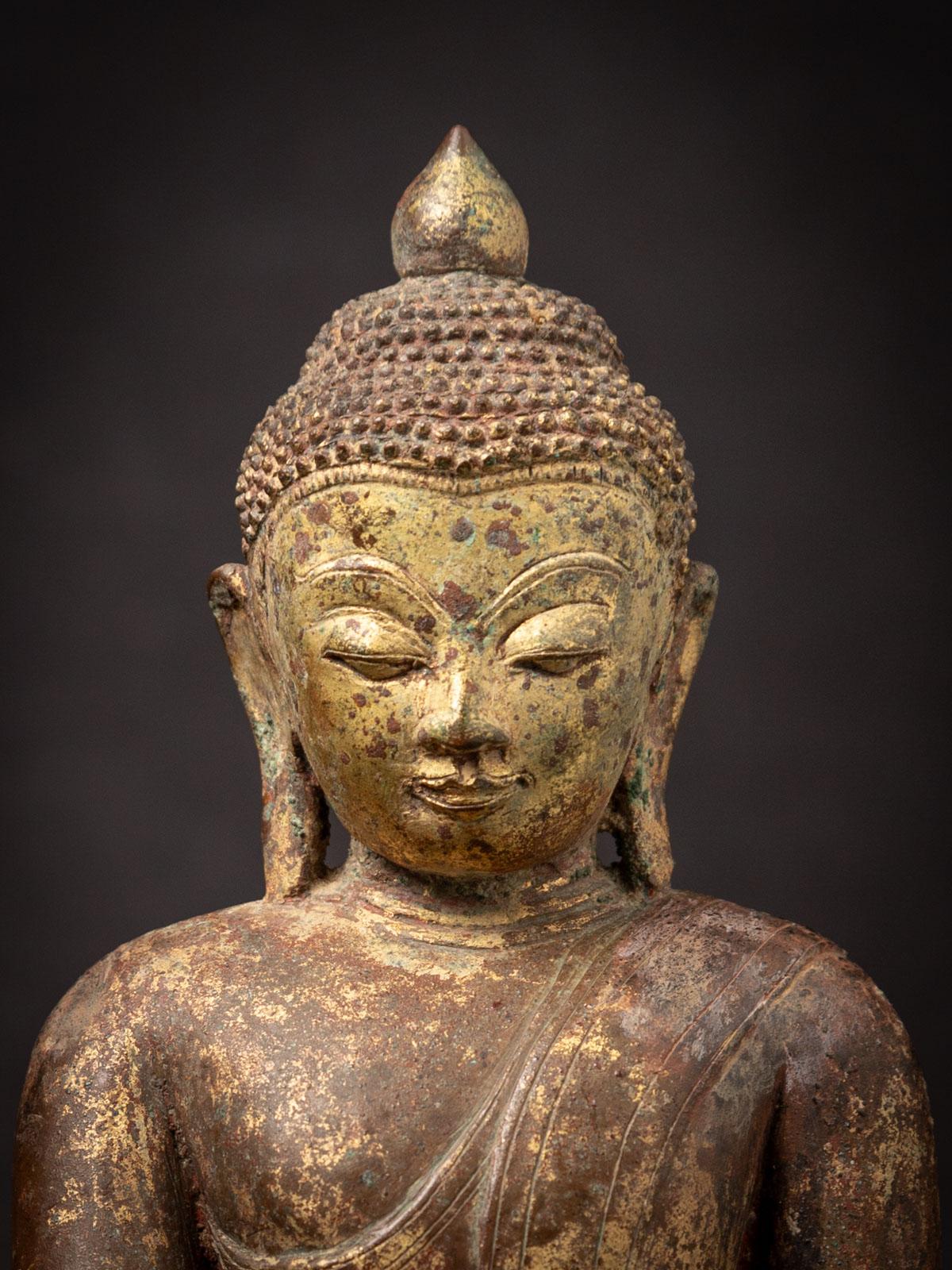 Early 15th century Special antique bronze Burmese Buddha statue from Burma For Sale 7