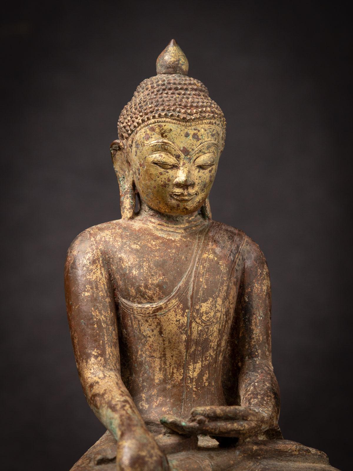 Early 15th century Special antique bronze Burmese Buddha statue from Burma For Sale 10