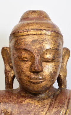 Antico Buddha seduto in legno birmano dell'inizio del XVI secolo, primi anni dello Shan