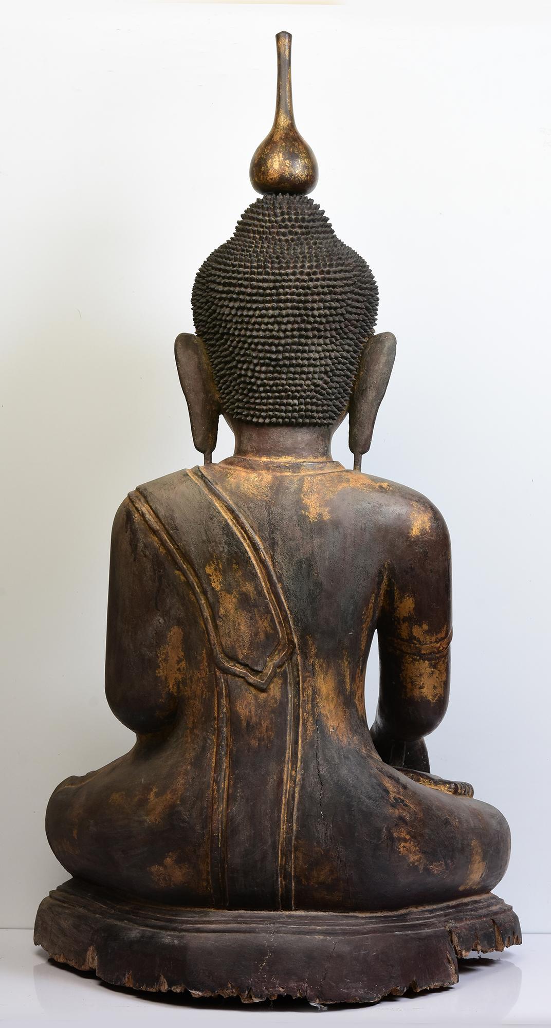 Early 16th Century, Early Shan, Antique Large Burmese Wooden Seated Buddha For Sale 5