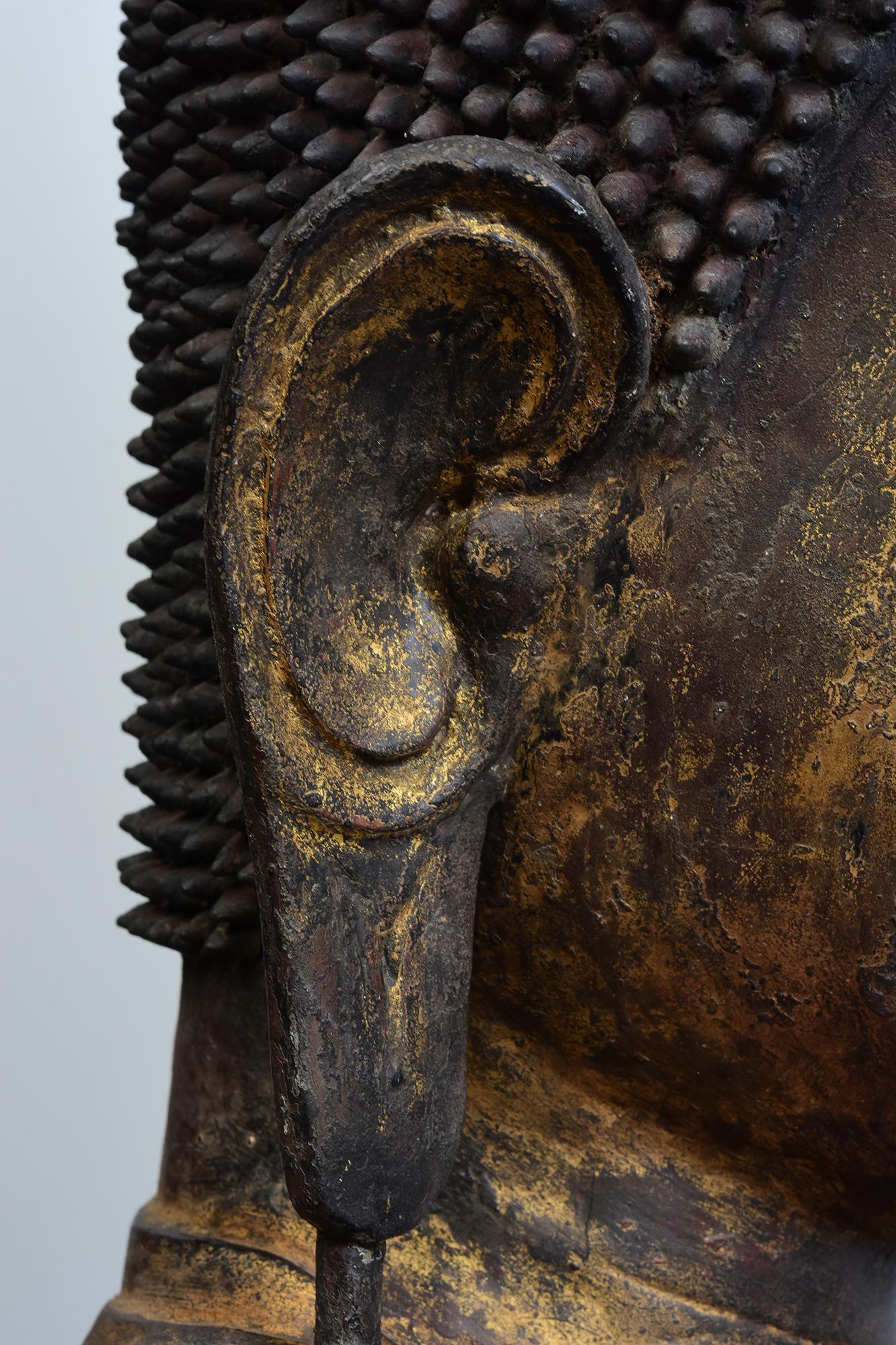 Antiker großer burmesischer sitzender Buddha aus Holz, frühes 16. Jahrhundert, früher Shan im Angebot 8