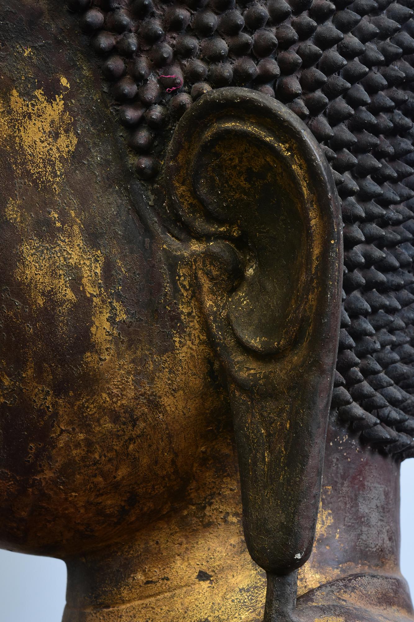 Antiker großer burmesischer sitzender Buddha aus Holz, frühes 16. Jahrhundert, früher Shan im Angebot 3