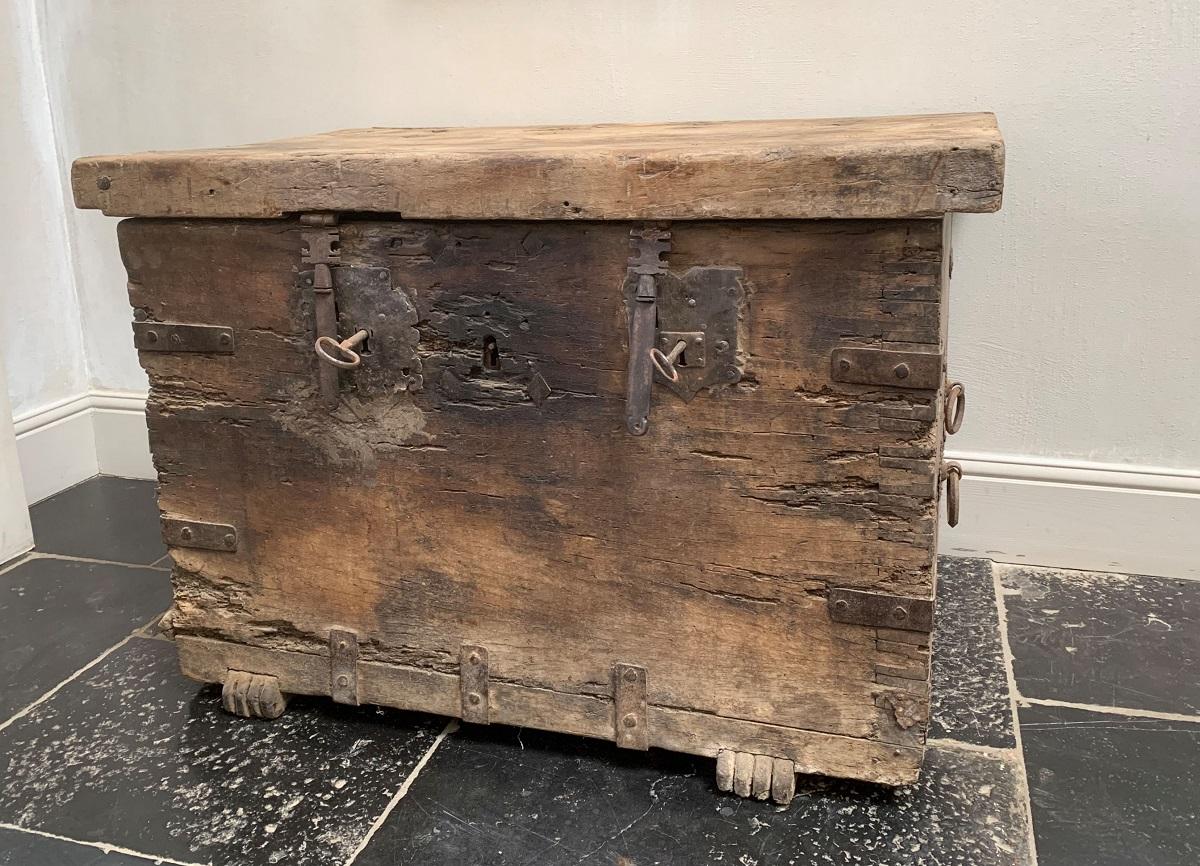 Early 16th Century Gothic Coffer Strongbox 5