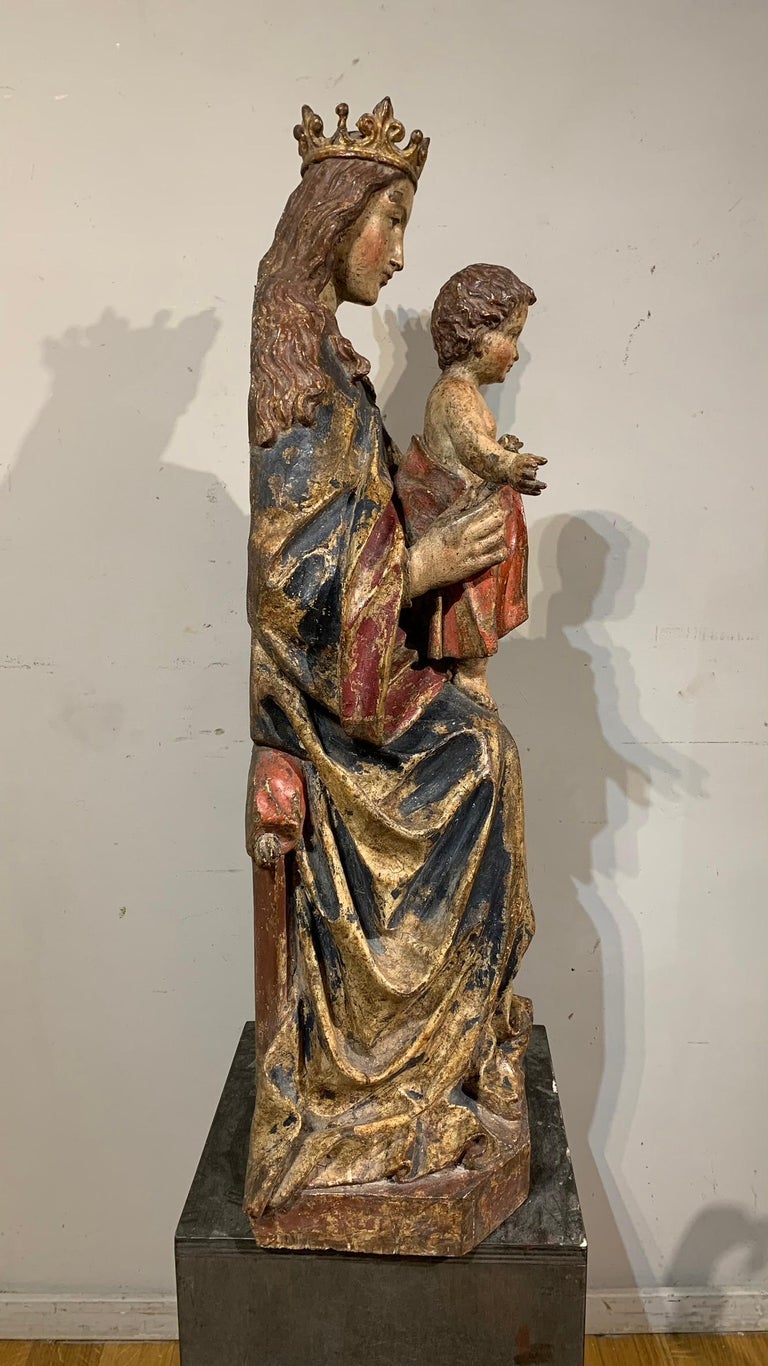 Early 16th Century Madonna and Child, Wooden Sculpture For Sale at 1stDibs