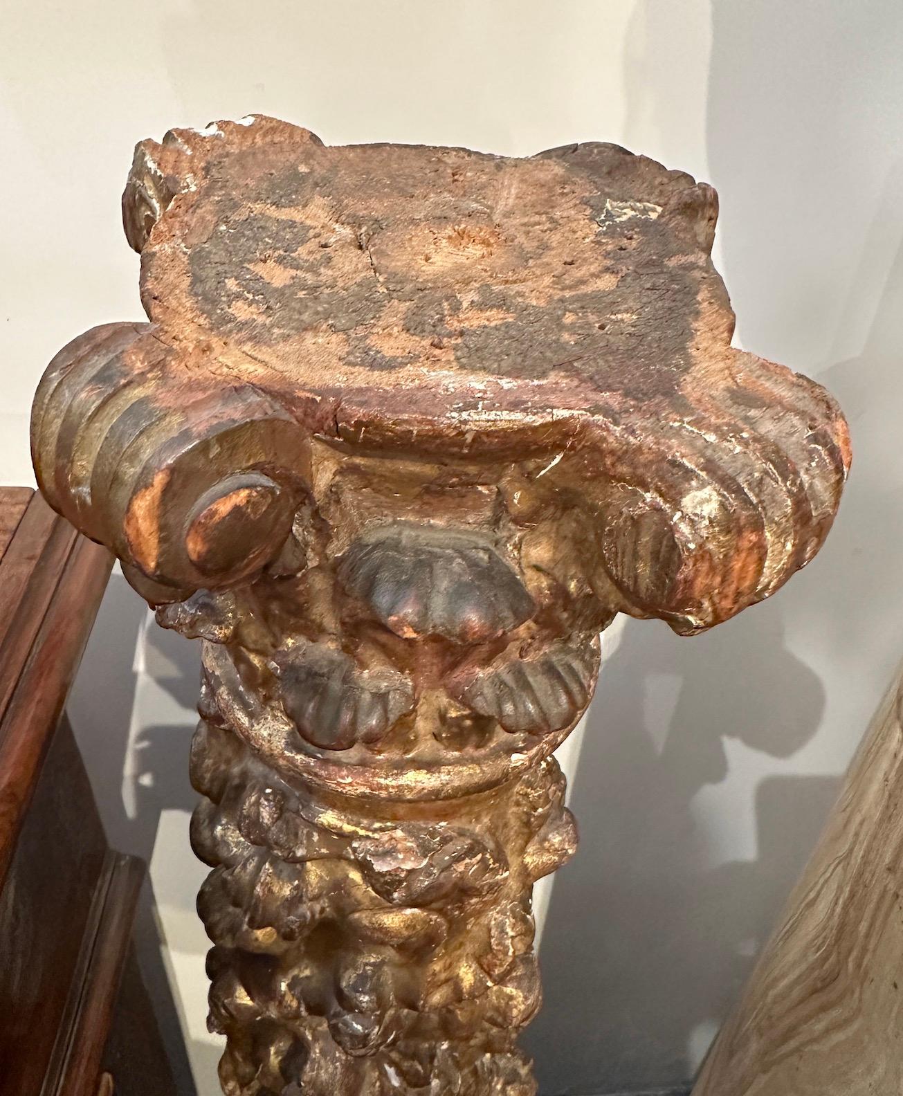 Carved and Gilded Wood Column In Good Condition For Sale In Newport Beach, CA