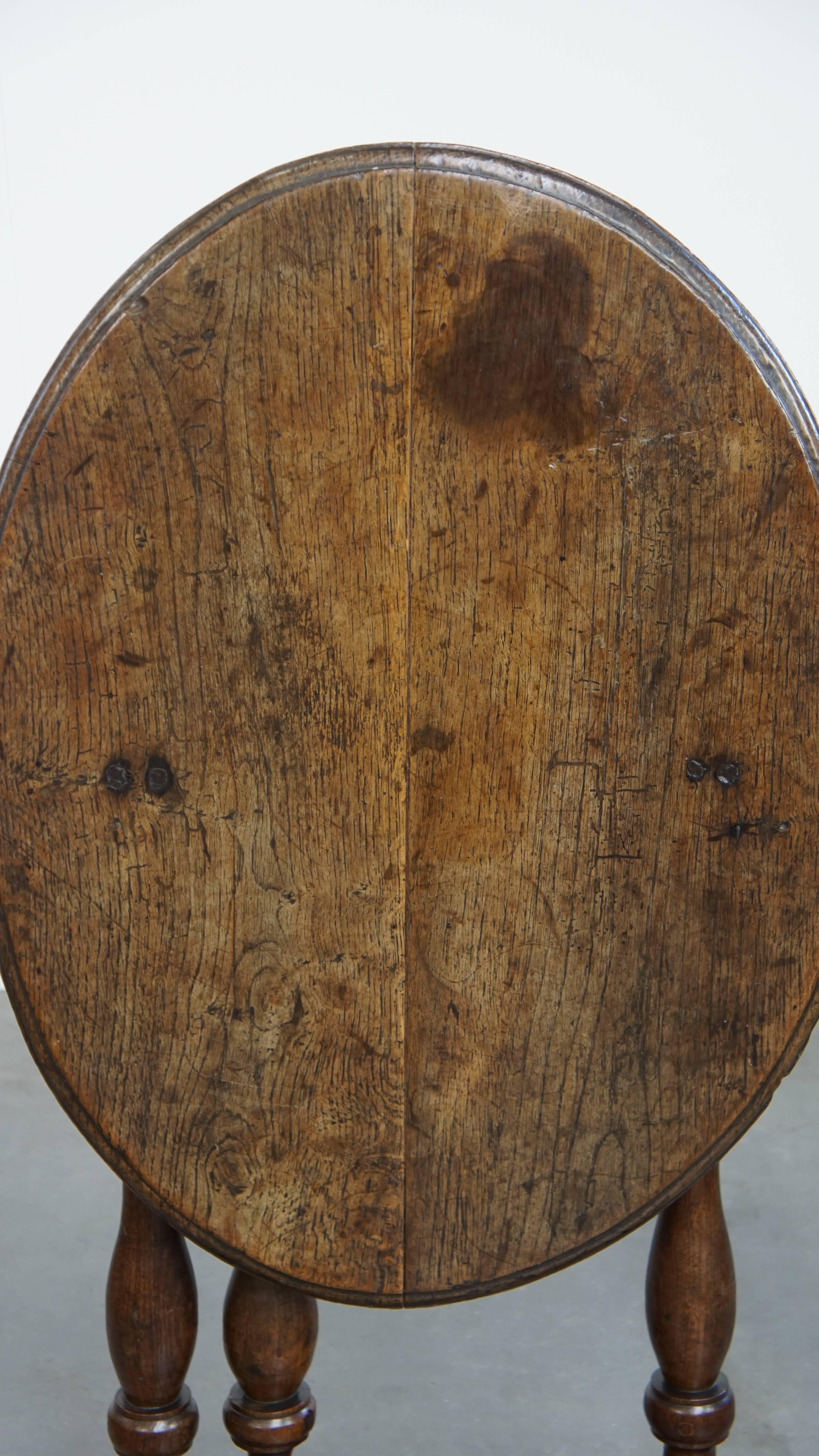 17ème siècle Table d'appoint ancienne du début du 17e siècle en vente