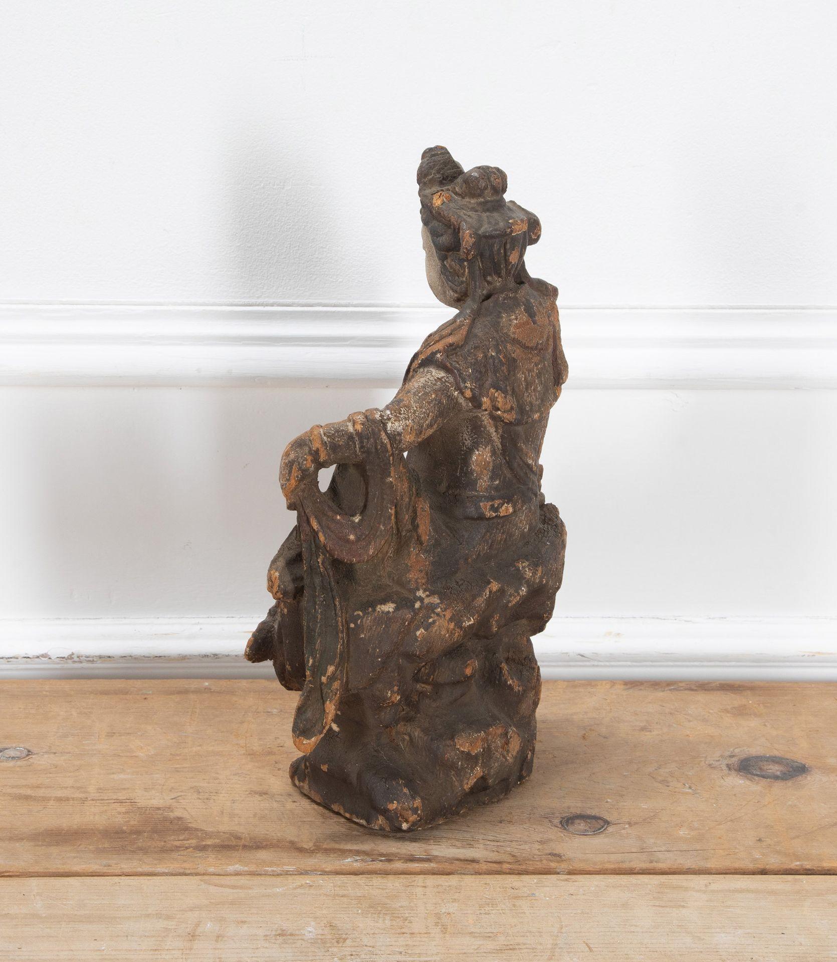 Frühes 17. Jahrhundert geschnitzte Wood Wood Figur von Guanyin (Chinesisch) im Angebot