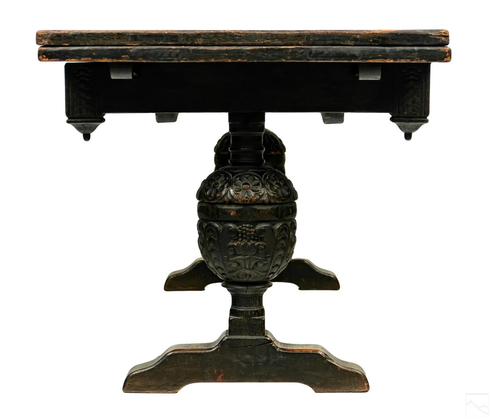 Early 17th Century English Jacobean Refectory or Withdraw Table 1