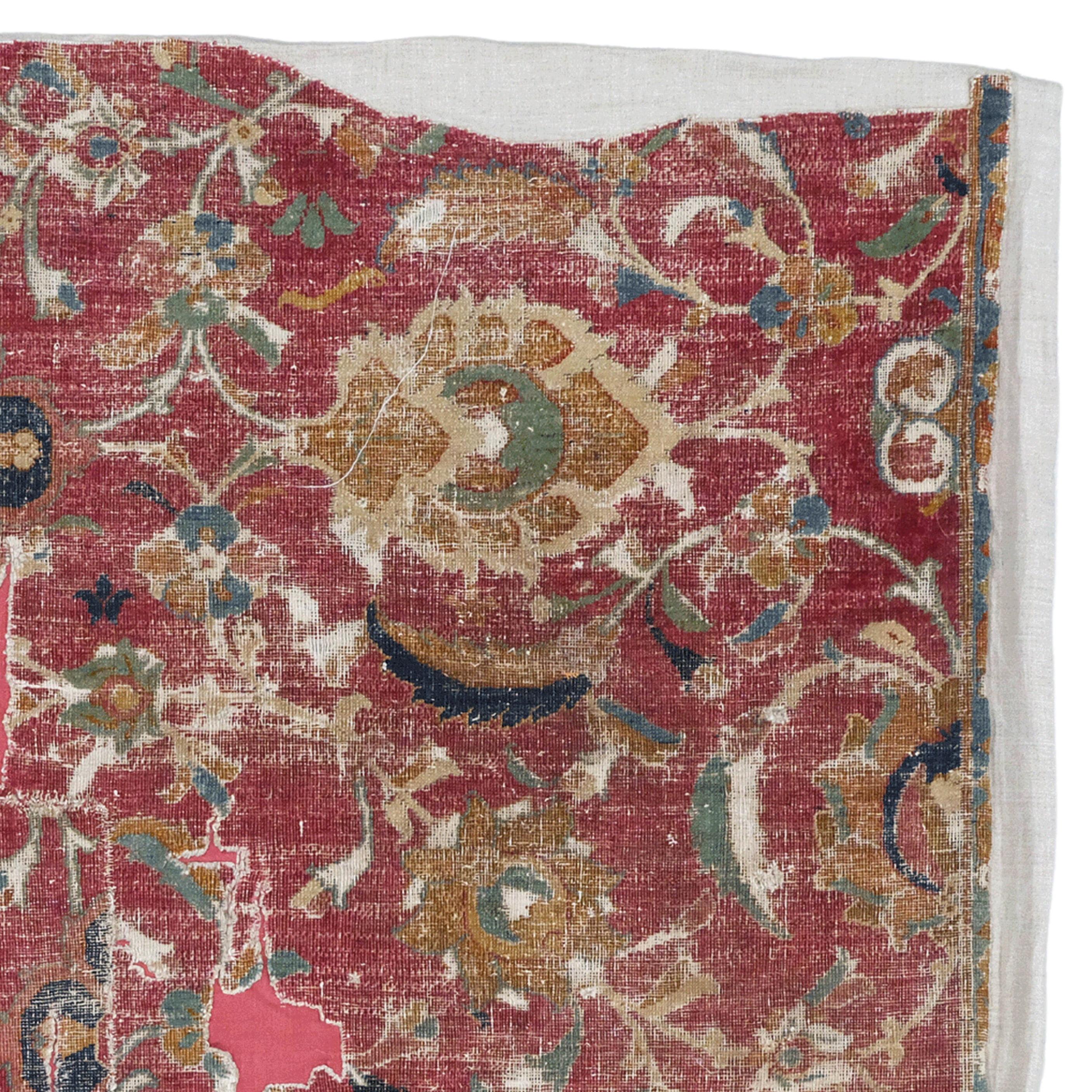 Isfahan-Teppichfragment aus dem frühen 17. Jahrhundert im Zustand „Gut“ im Angebot in Sultanahmet, 34
