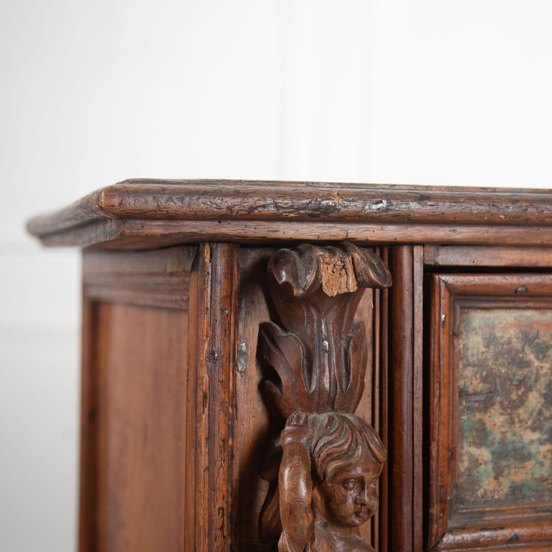 Early 17th Century Ligurian Faded Walnut Commode For Sale 6