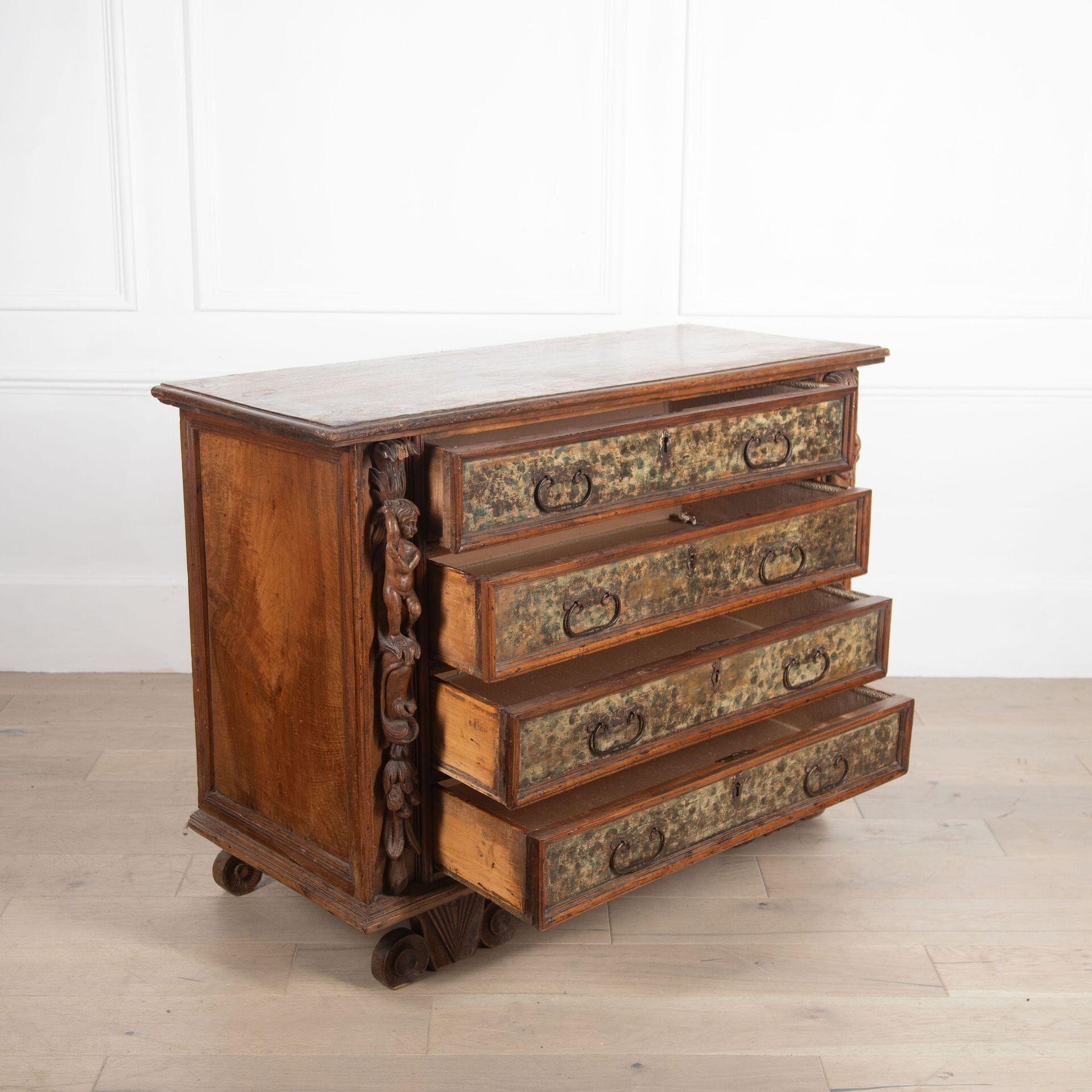 Early 17th Century Ligurian Faded Walnut Commode In Good Condition For Sale In Gloucestershire, GB