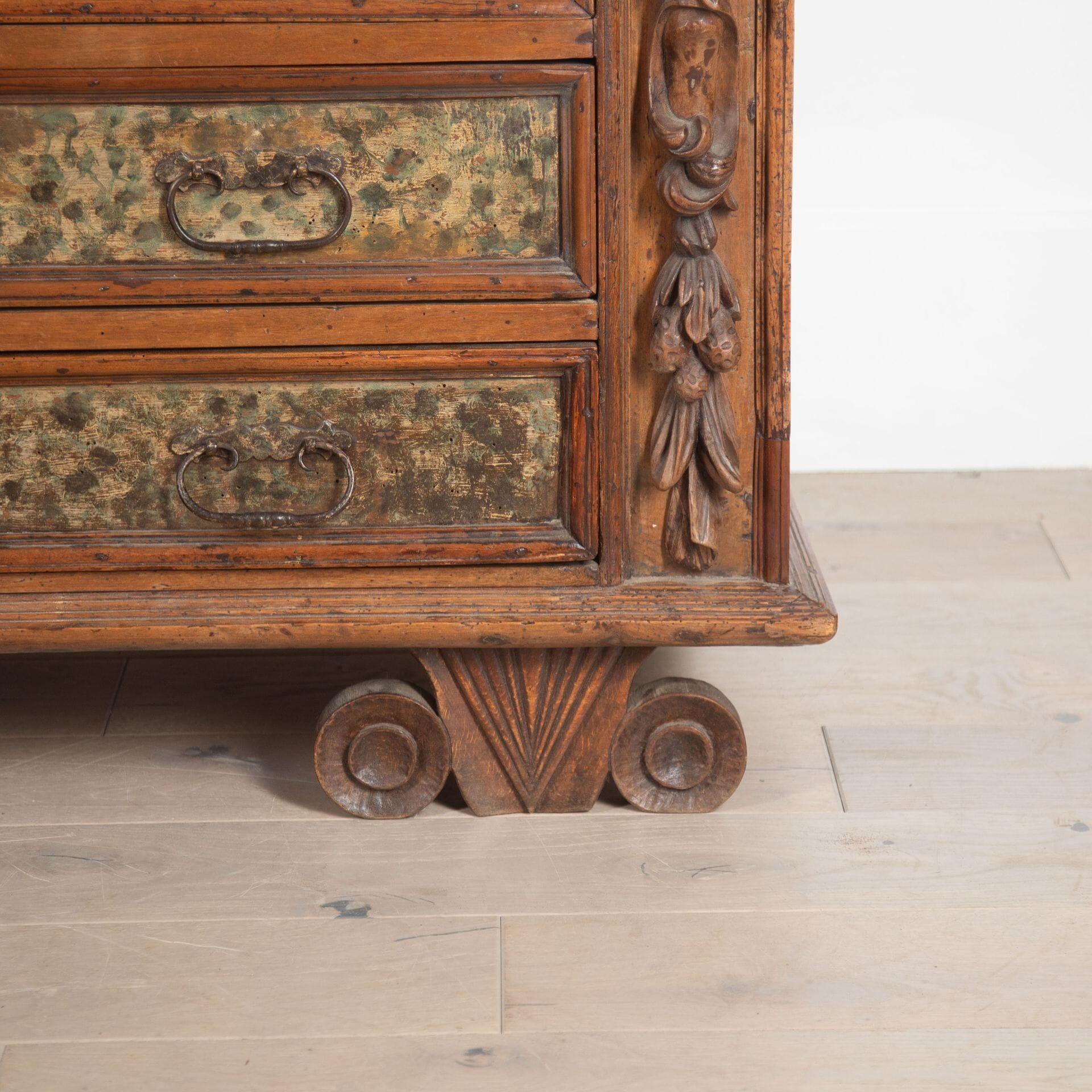 Early 17th Century Ligurian Faded Walnut Commode For Sale 3