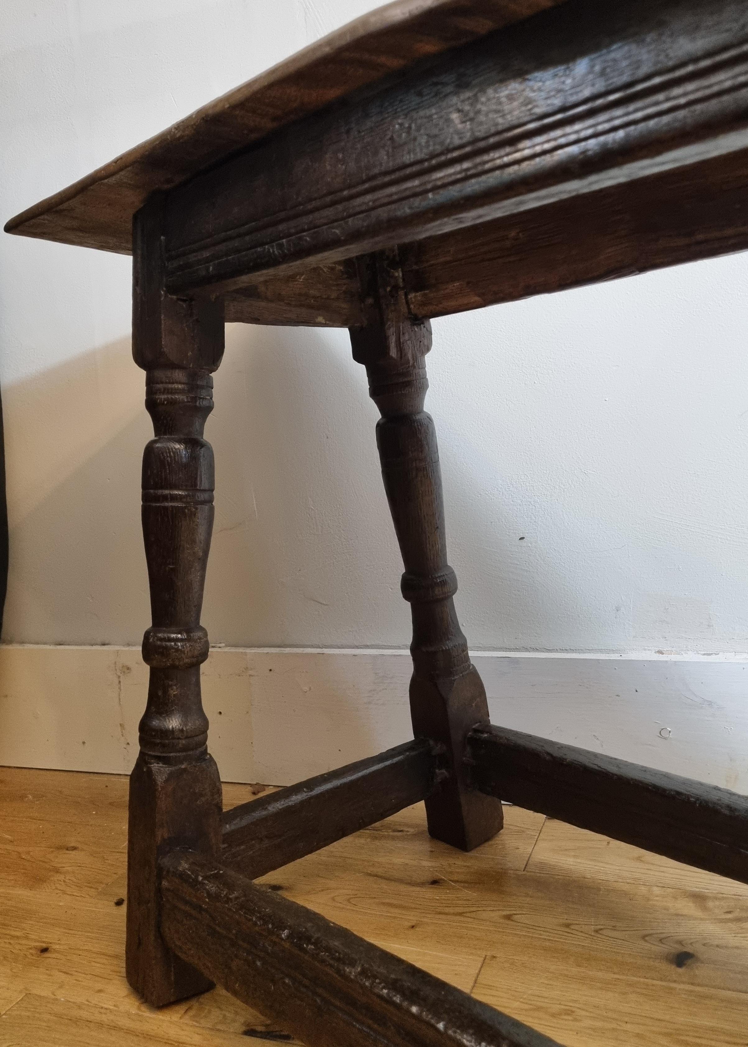Banc en Oak du début du 17ème siècle 1630 - 1640 en vente 2
