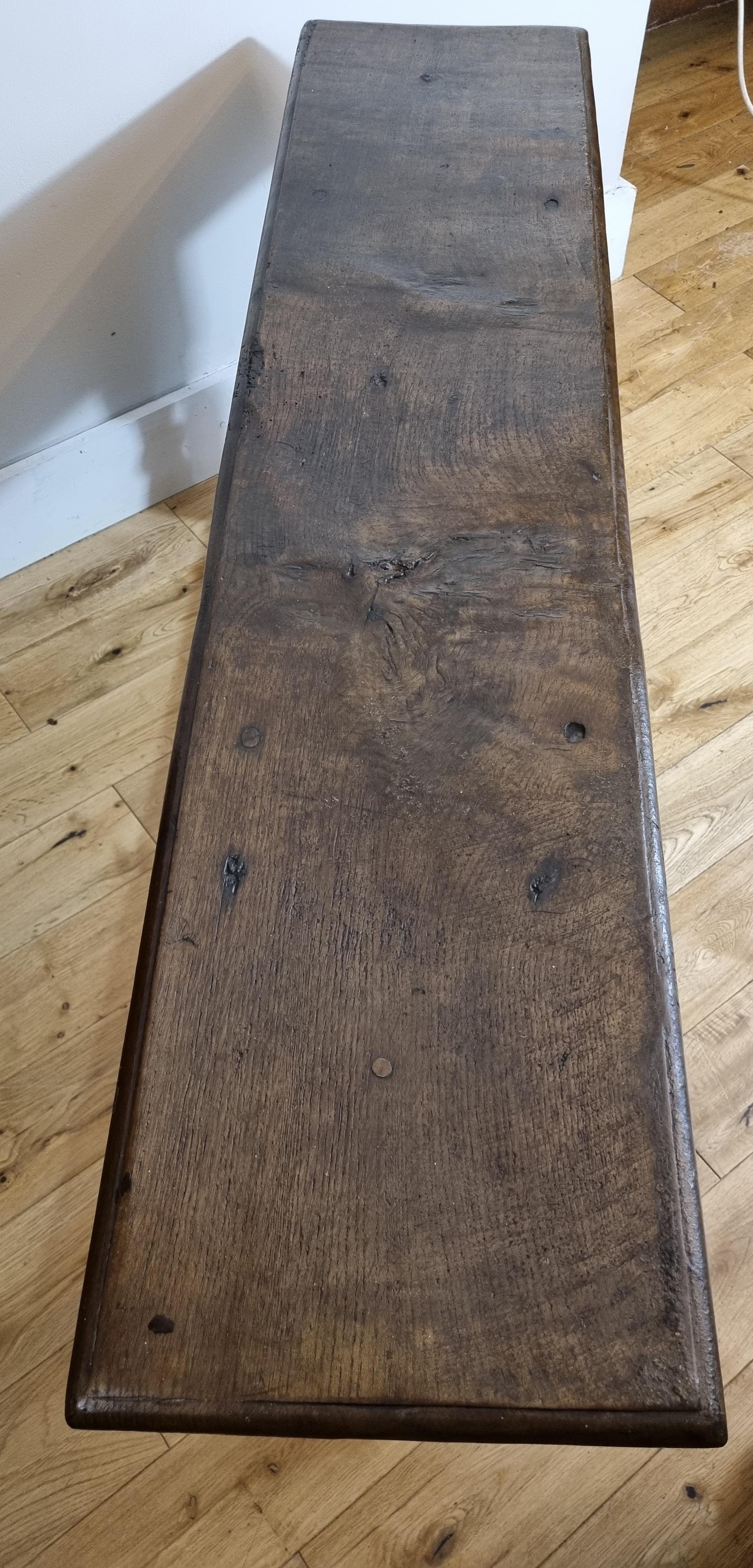 Banc en Oak du début du 17ème siècle 1630 - 1640 en vente 3
