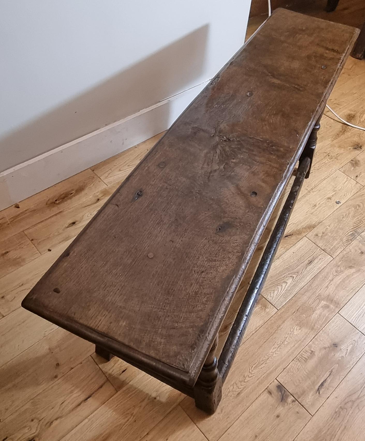 XVIIIe siècle et antérieur Banc en Oak du début du 17ème siècle 1630 - 1640 en vente