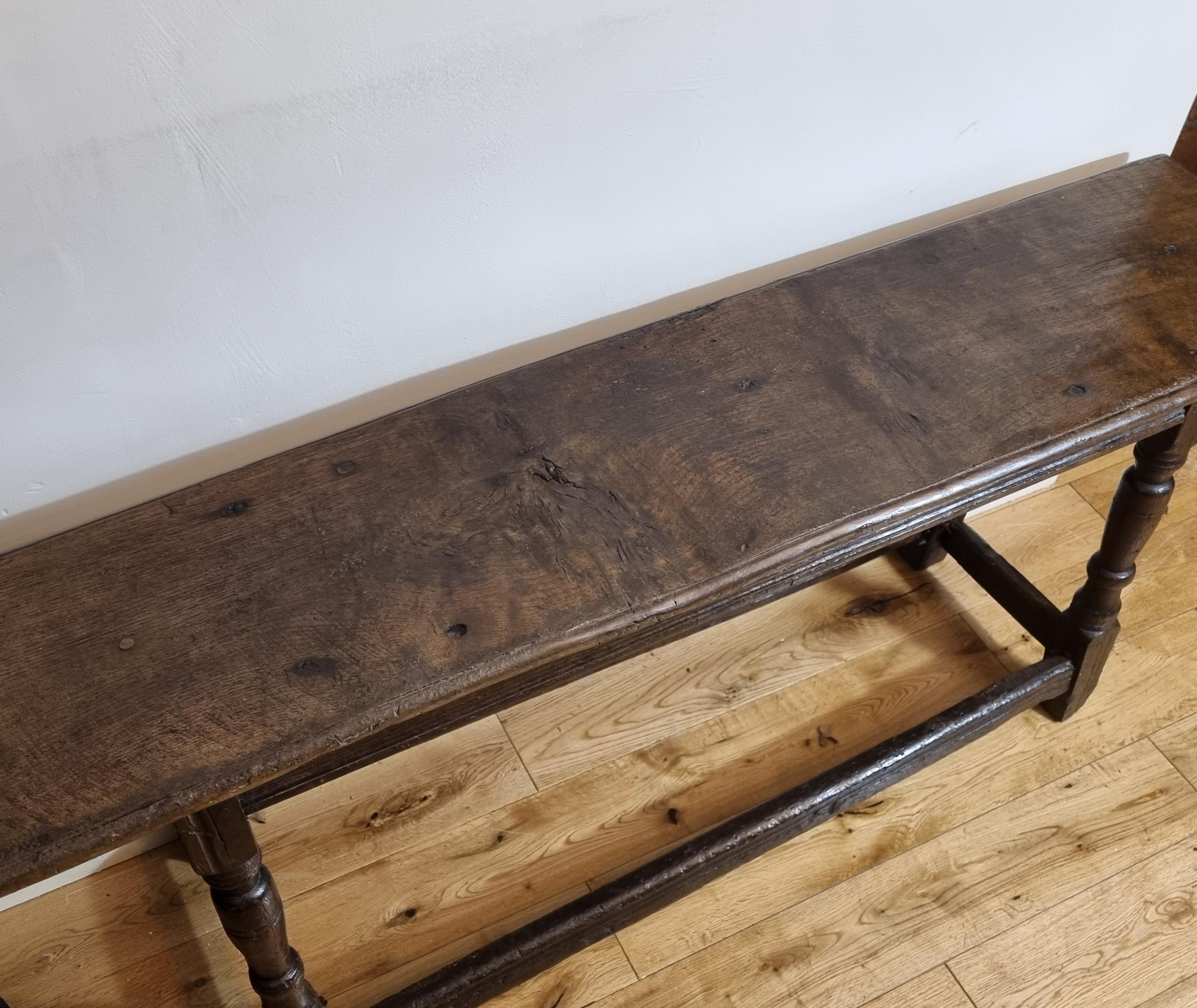 Chêne Banc en Oak du début du 17ème siècle 1630 - 1640 en vente