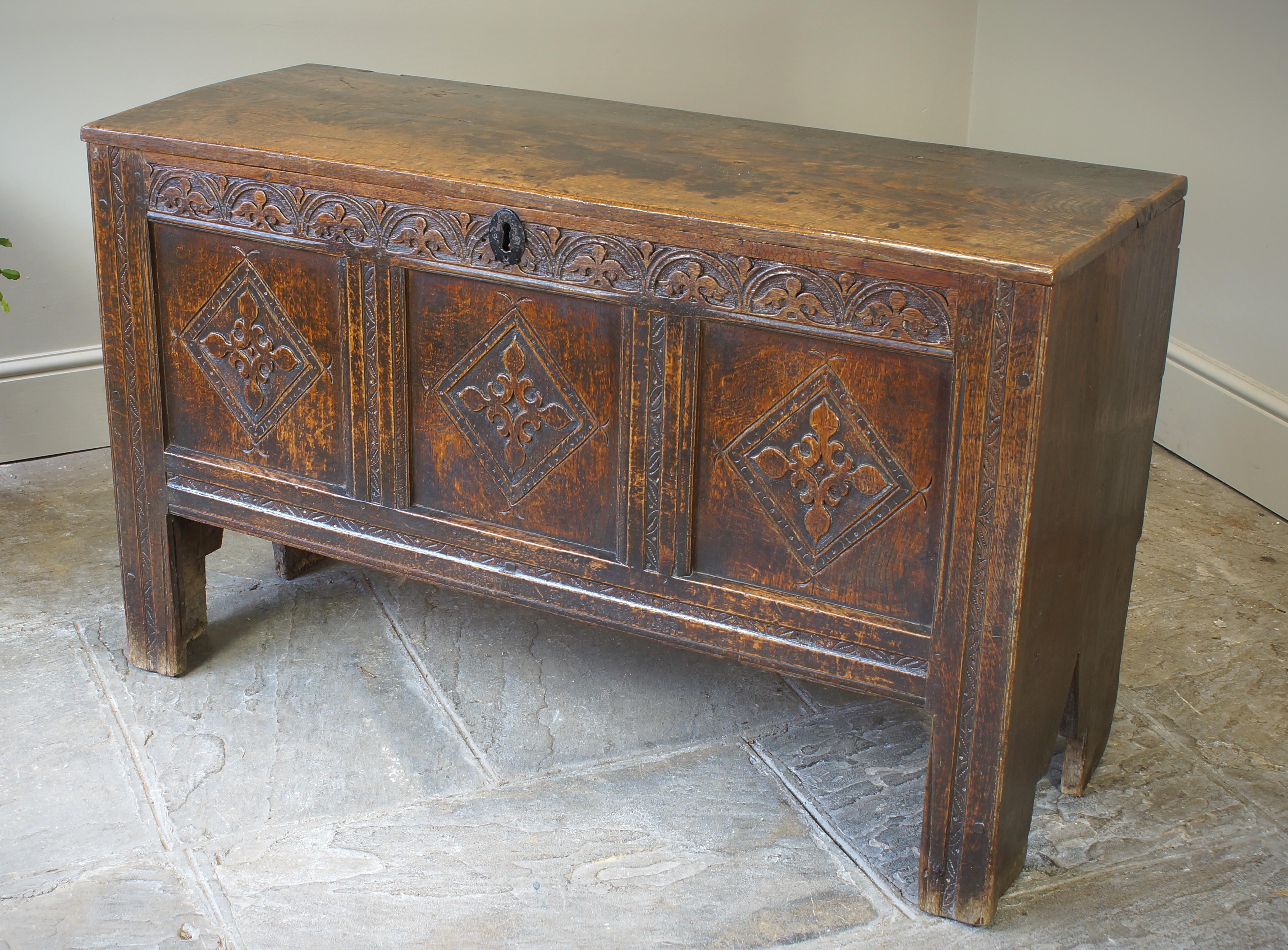 Early 17th Century Oak Coffer For Sale 5