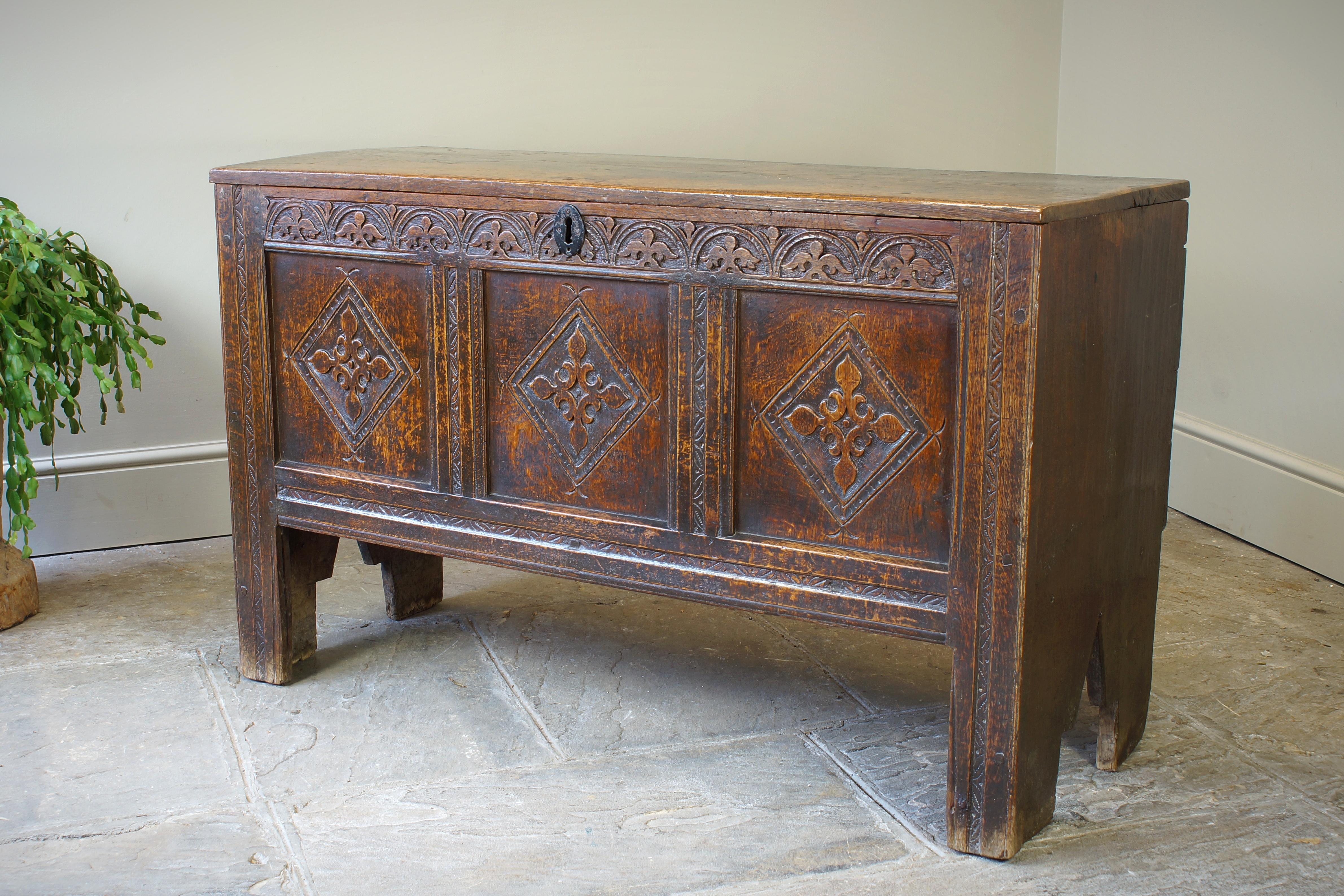 Early 17th Century Oak Coffer For Sale 6
