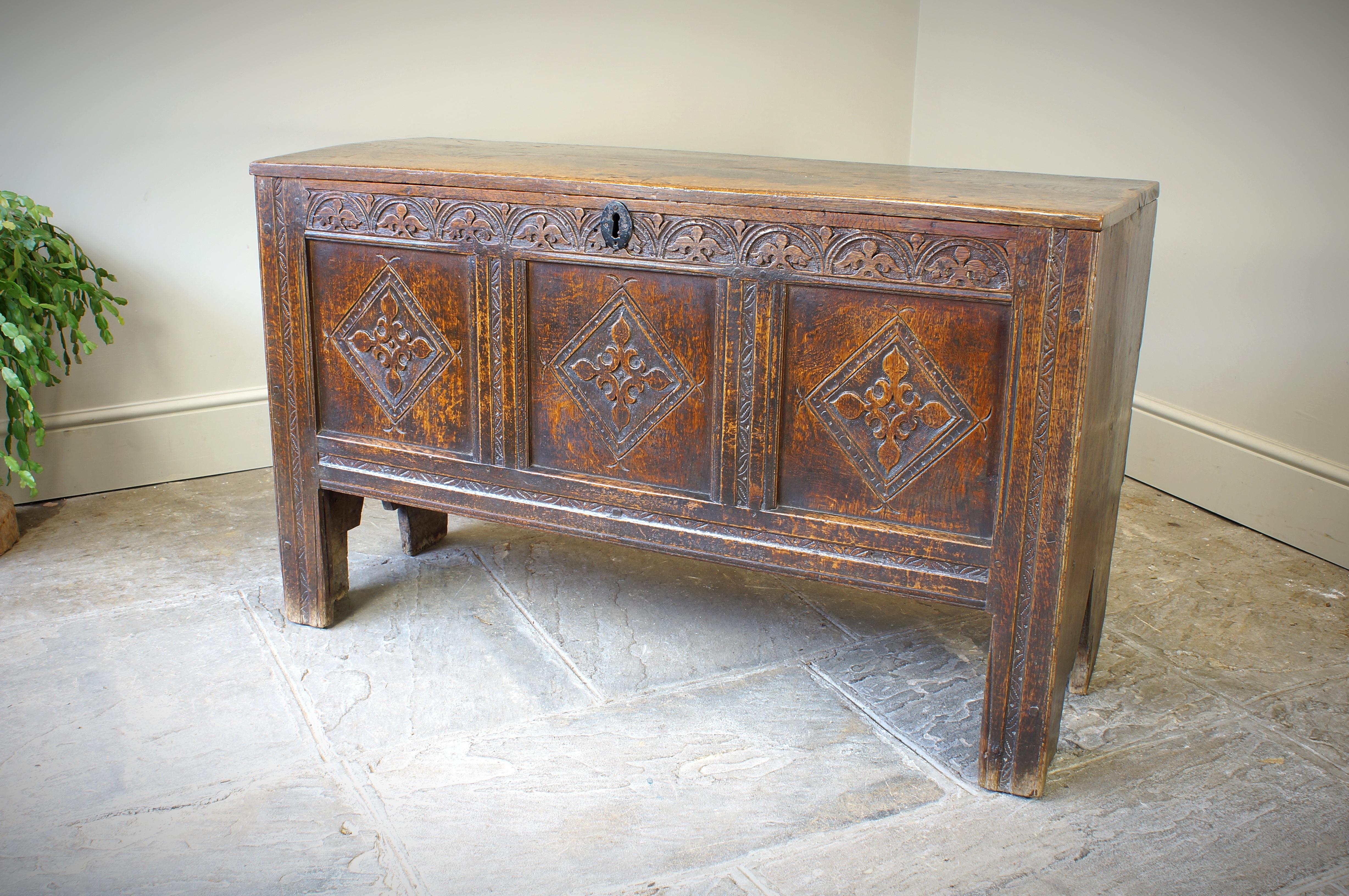 Early 17th Century Oak Coffer For Sale 8