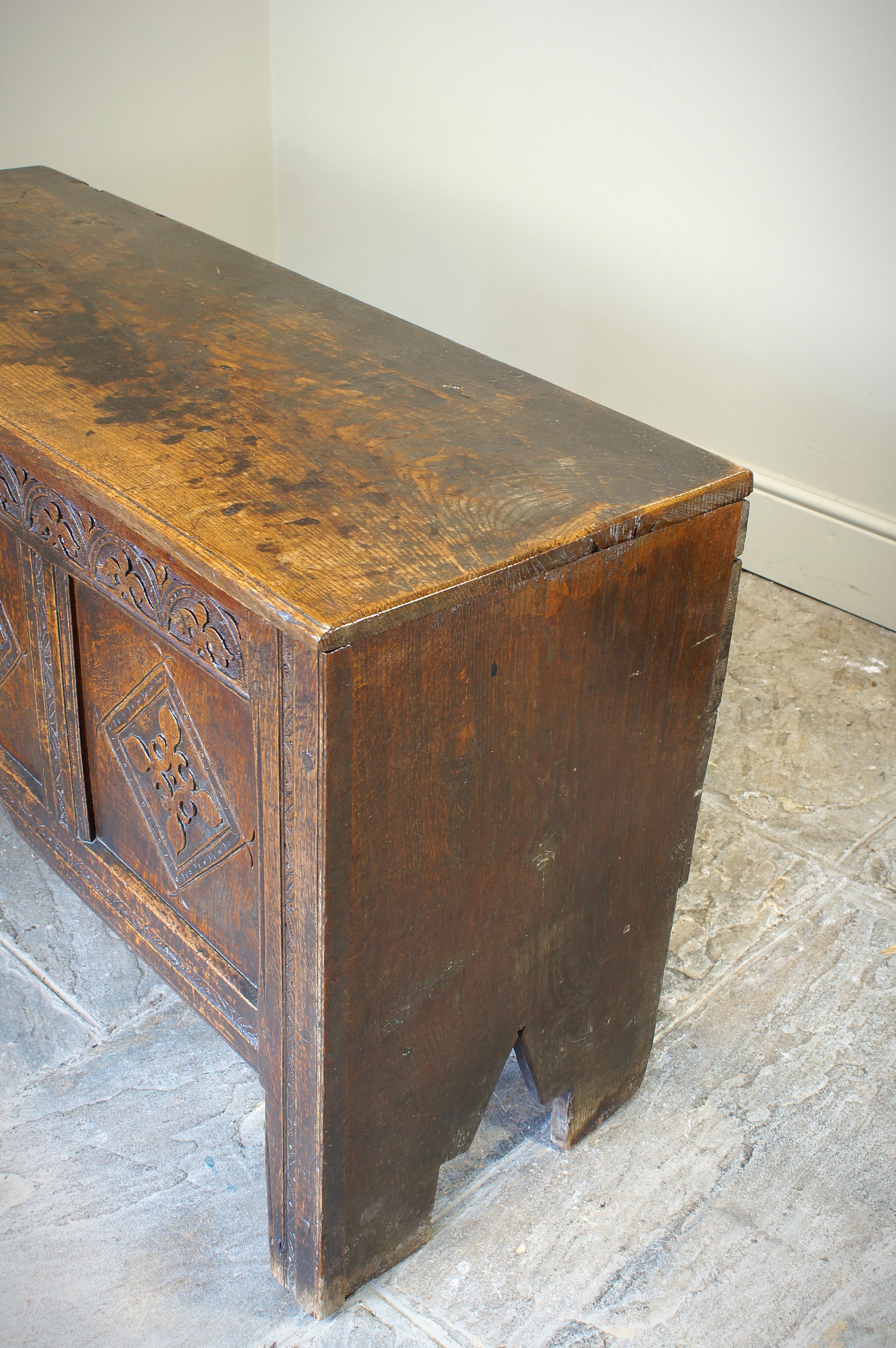 Early 17th Century Oak Coffer For Sale 2
