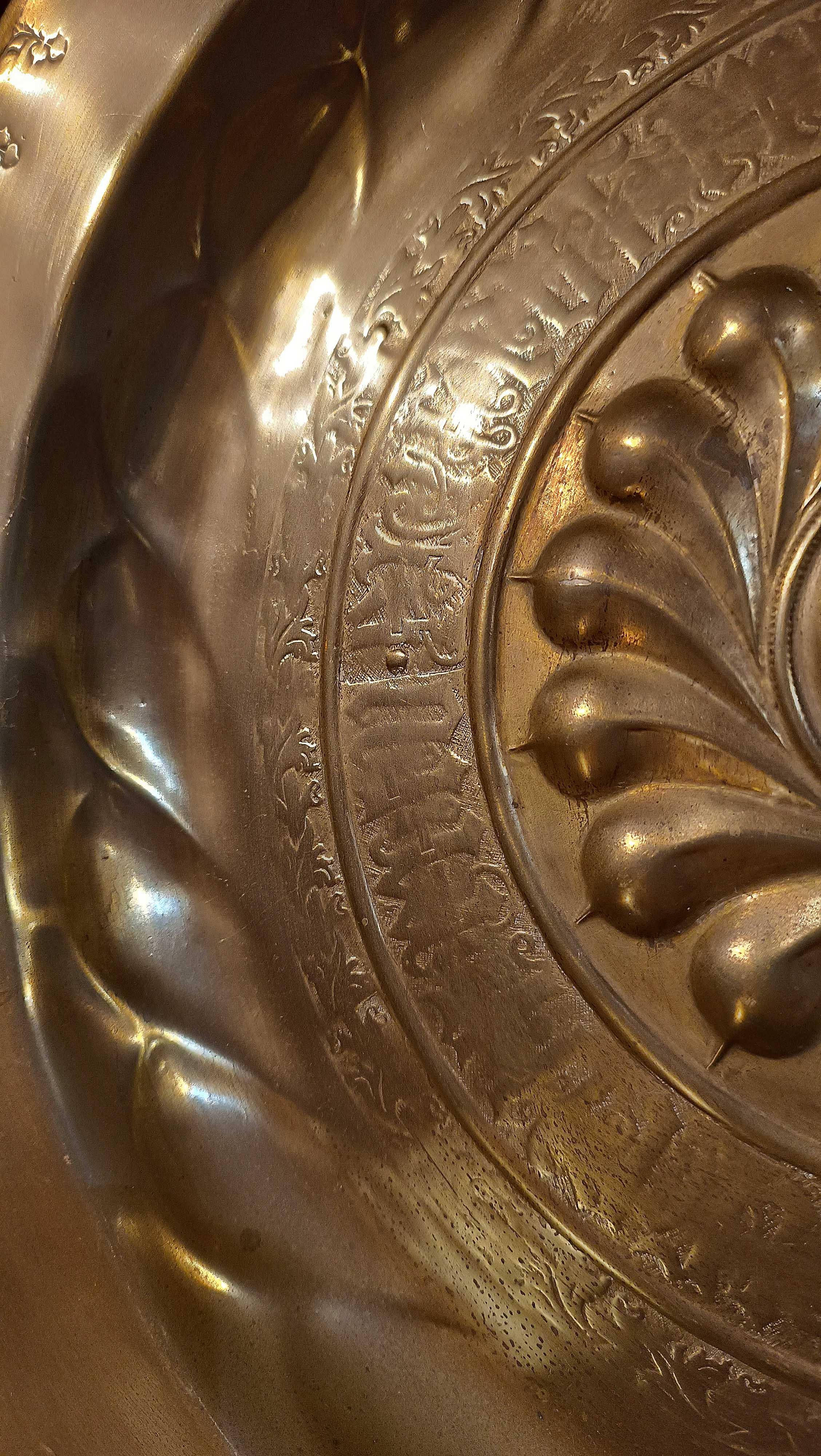 German EARLY 17th CENTURY PAIR OF EMBOSSED BRASS ALMONERS in vendita