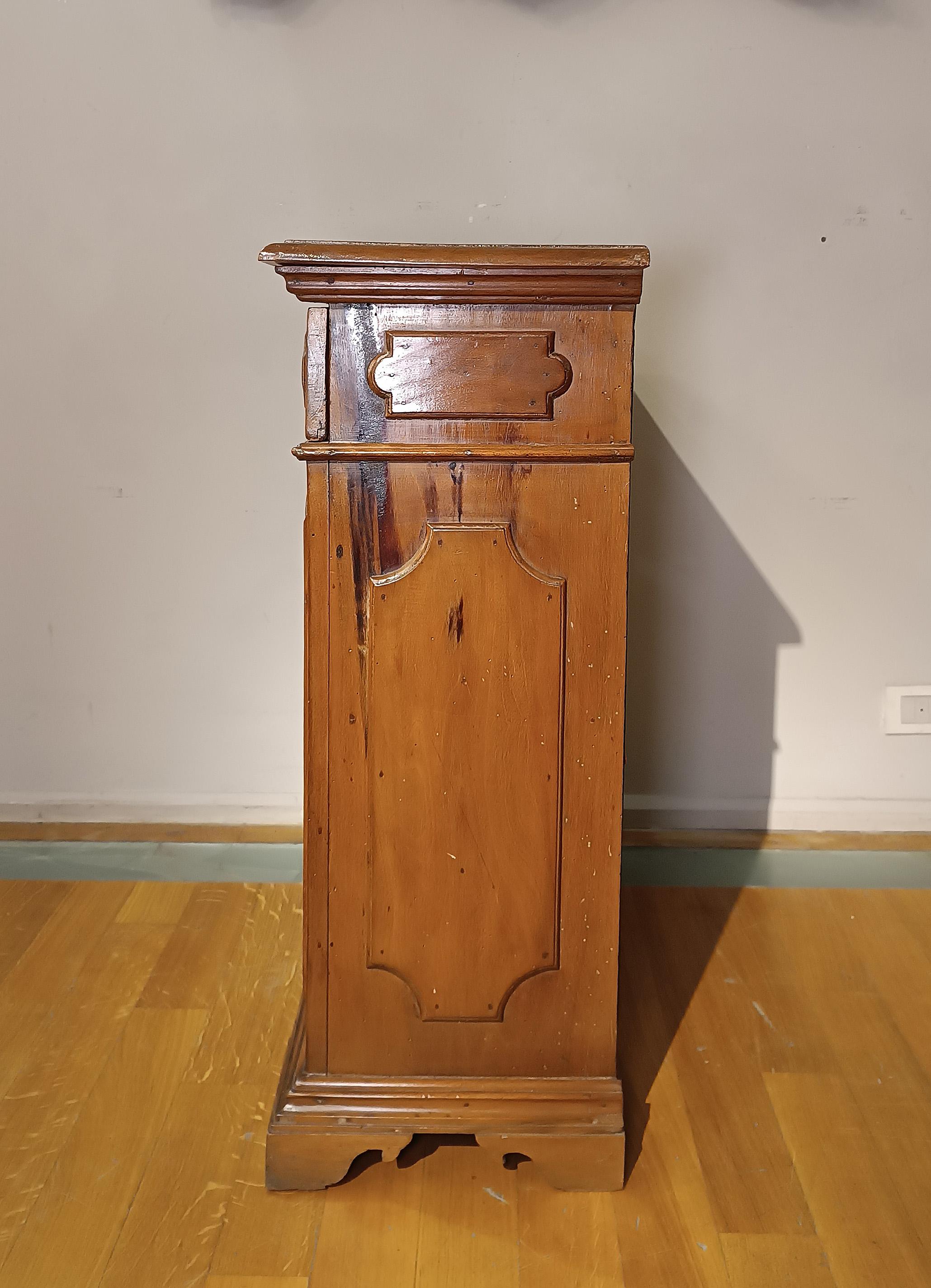 Italian EARLY 17th CENTURY SMALL LIGHT WALNUT SIDEBOARD For Sale