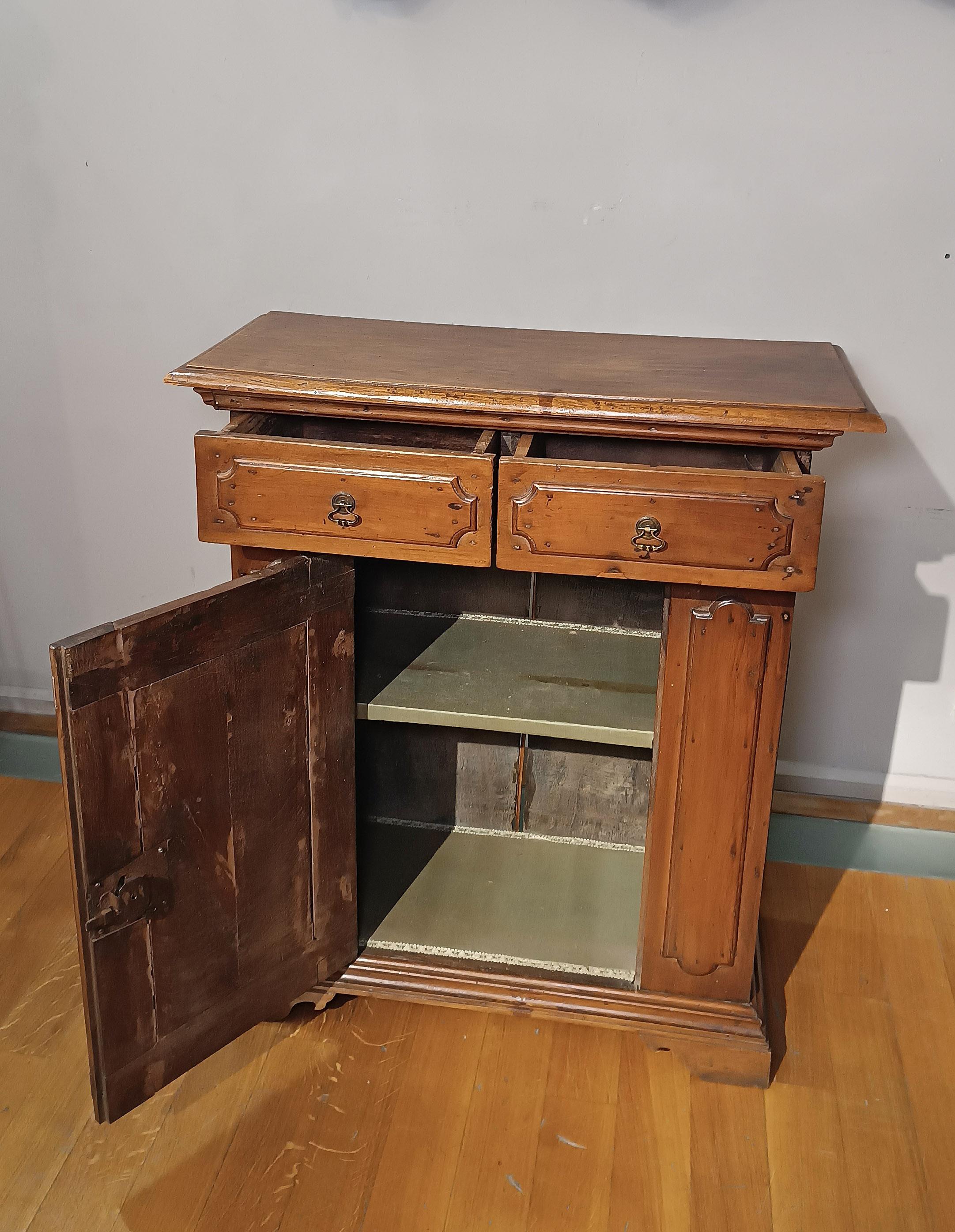 17th Century EARLY 17th CENTURY SMALL LIGHT WALNUT SIDEBOARD For Sale