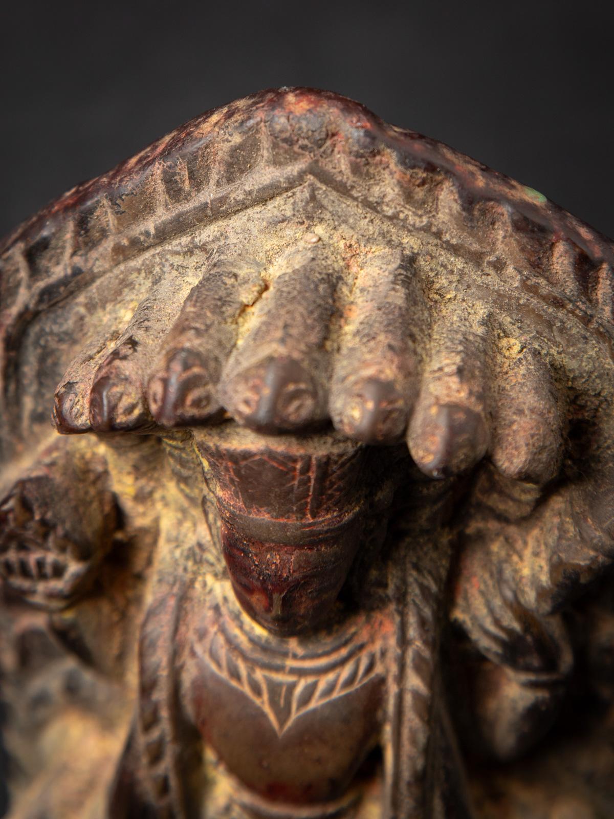 Early 17th Century Special antique stone Vishnu statue from Nepal For Sale 7