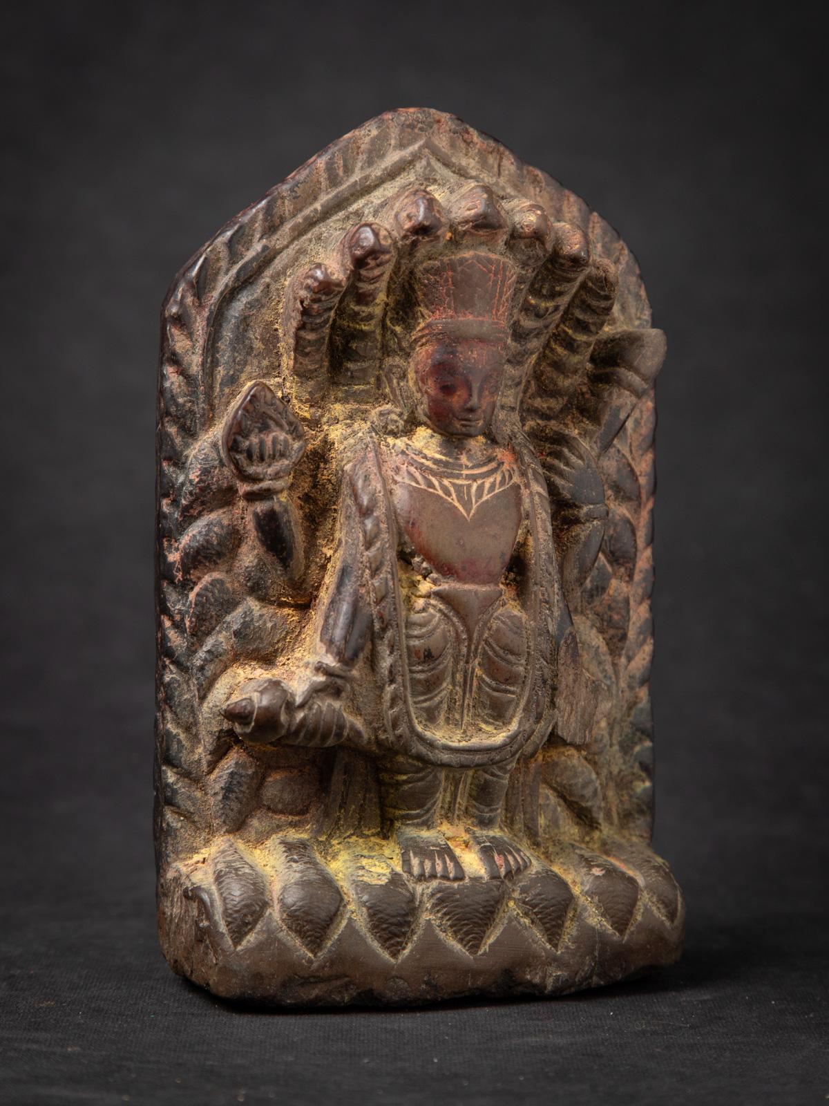 Early 17th Century Special antique stone Vishnu statue from Nepal For Sale 15