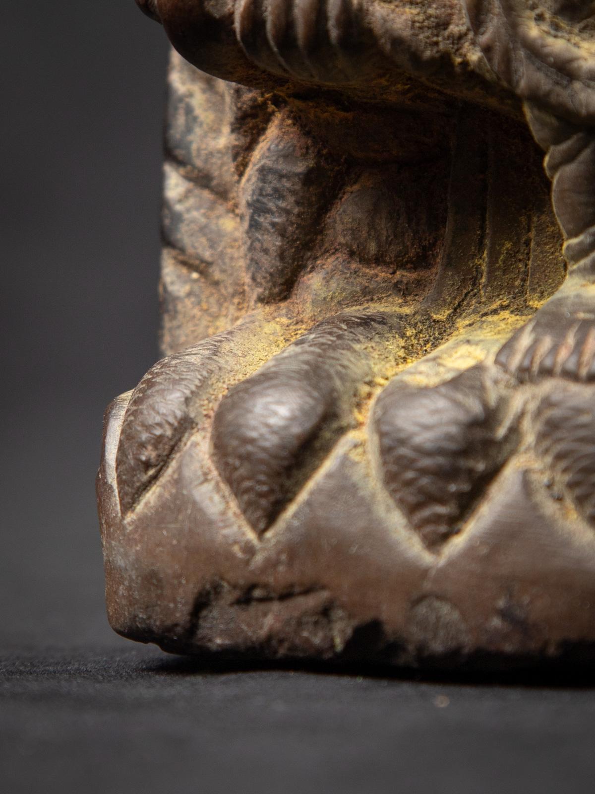 Early 17th Century Special antique stone Vishnu statue from Nepal In Good Condition For Sale In DEVENTER, NL