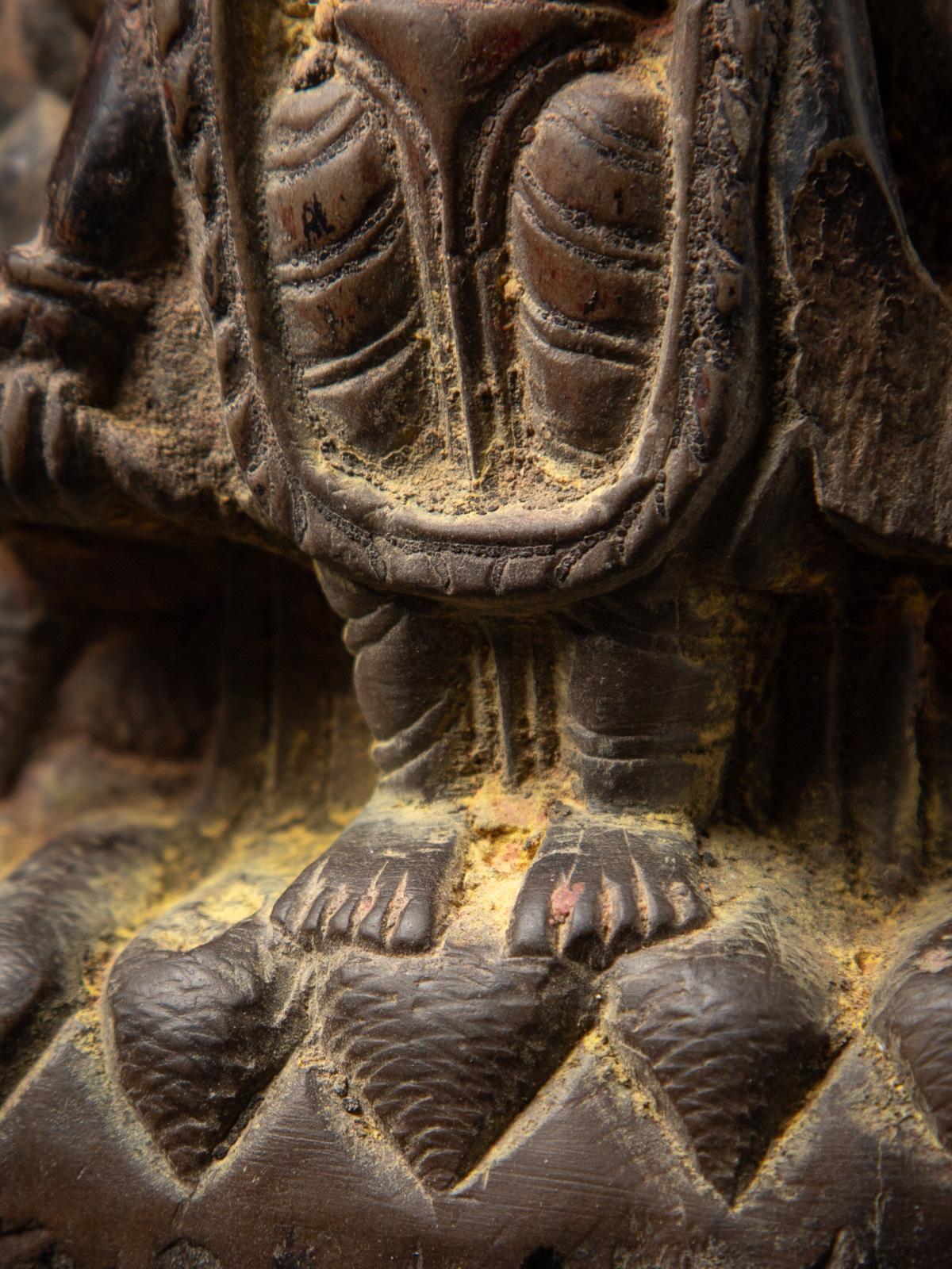 Early 17th Century Special antique stone Vishnu statue from Nepal For Sale 3