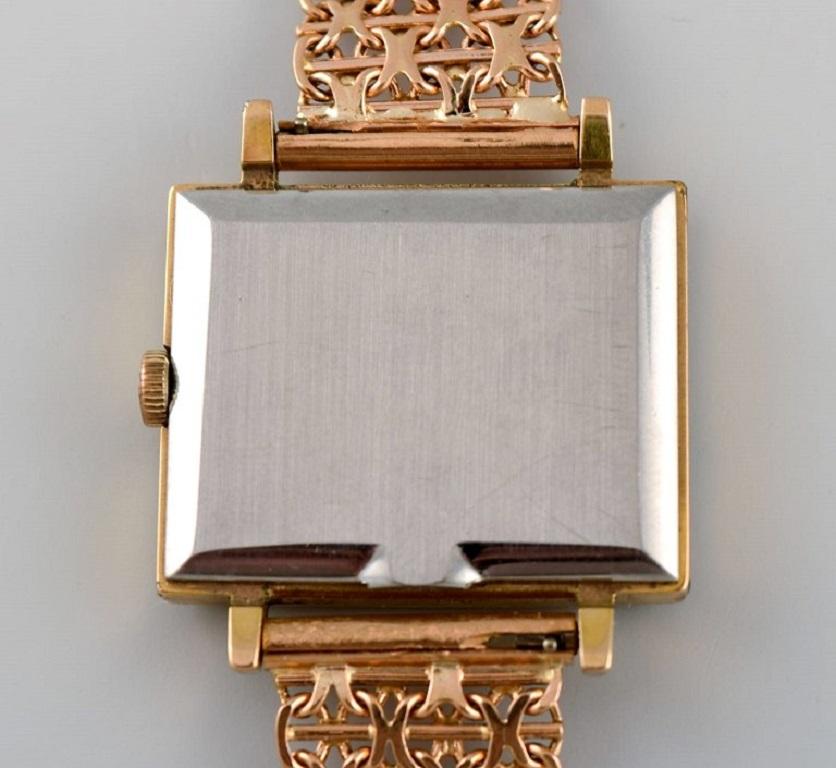 Early 18 Carat Gold Omega Men's Wristwatch, Stylish Art Deco Design, 1930s/ 40s 2