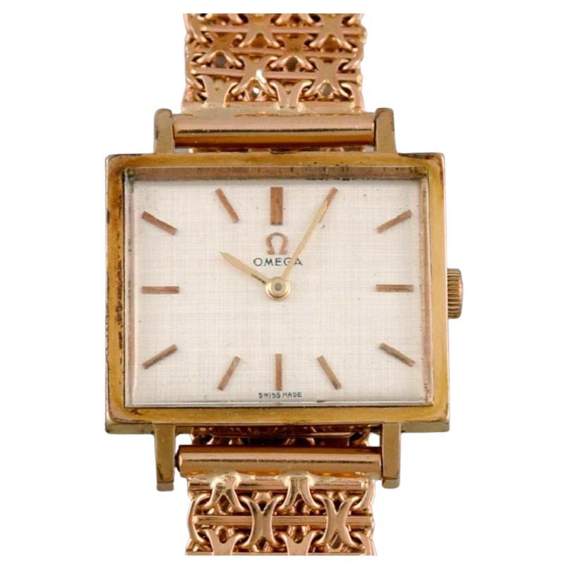 Early 18 Carat Gold Omega Men's Wristwatch, Stylish Art Deco Design, 1930s/ 40s