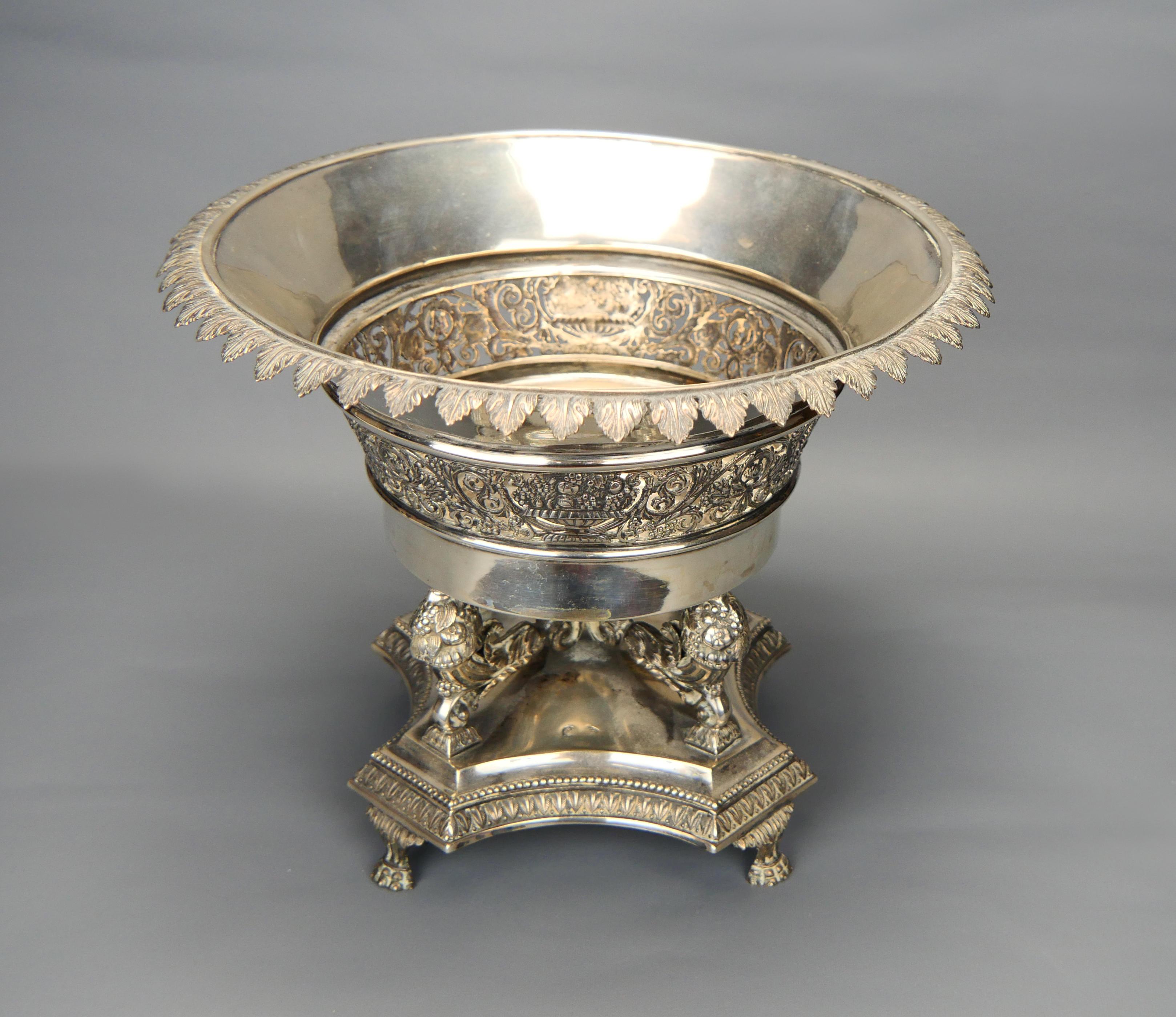 Centrotavola dell'Impero austriaco dell'inizio del 1800 solido 13 loth / 813 Silver / 1kg 40gr in vendita 1