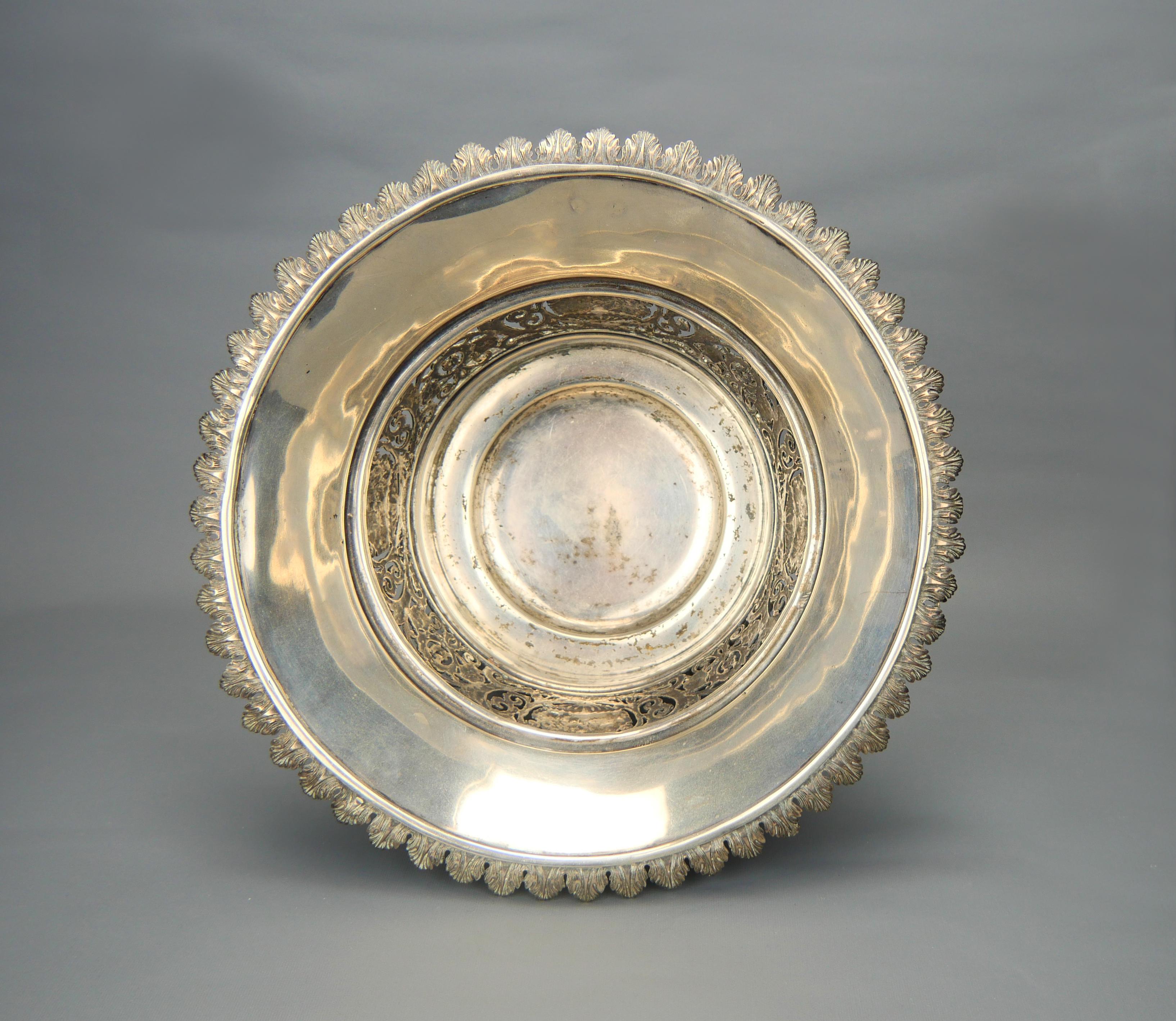 Centrotavola dell'Impero austriaco dell'inizio del 1800 solido 13 loth / 813 Silver / 1kg 40gr in vendita 2