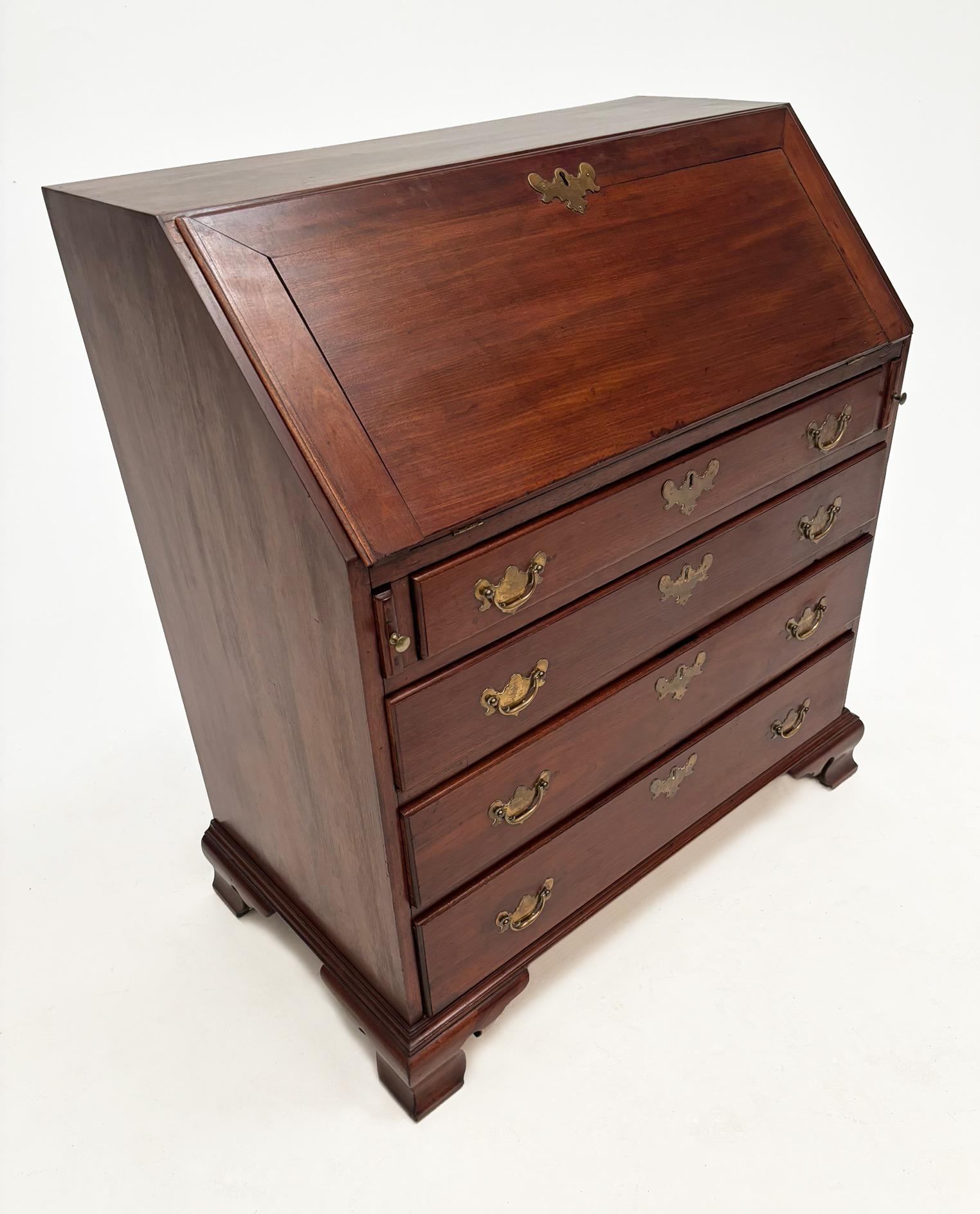 Frühe 1800's Englisch George III Stil Drop Front Desk im Angebot 2