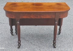 Early 1800s Federal Mahogany Single Drop Leaf Table