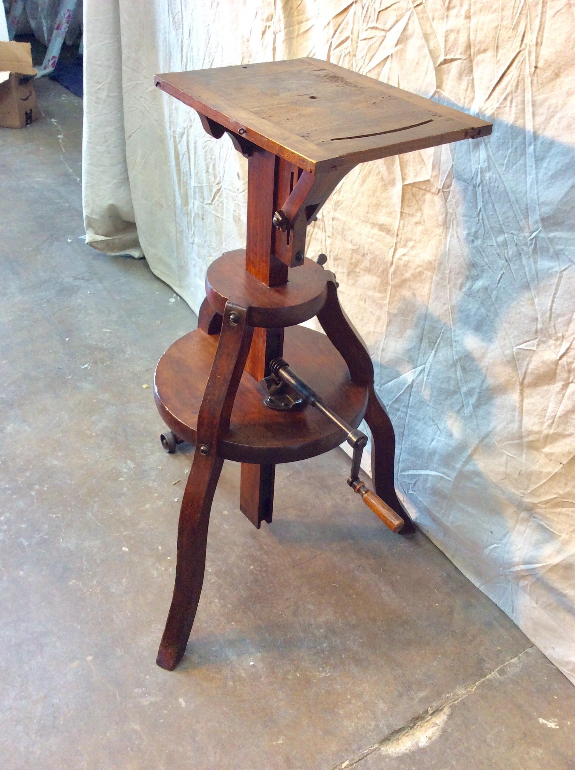 Early 1800s French Walnut Camera Stand In Good Condition For Sale In Burton, TX