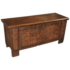 Early 1800s Gothic Style Oak Trunk from Spain