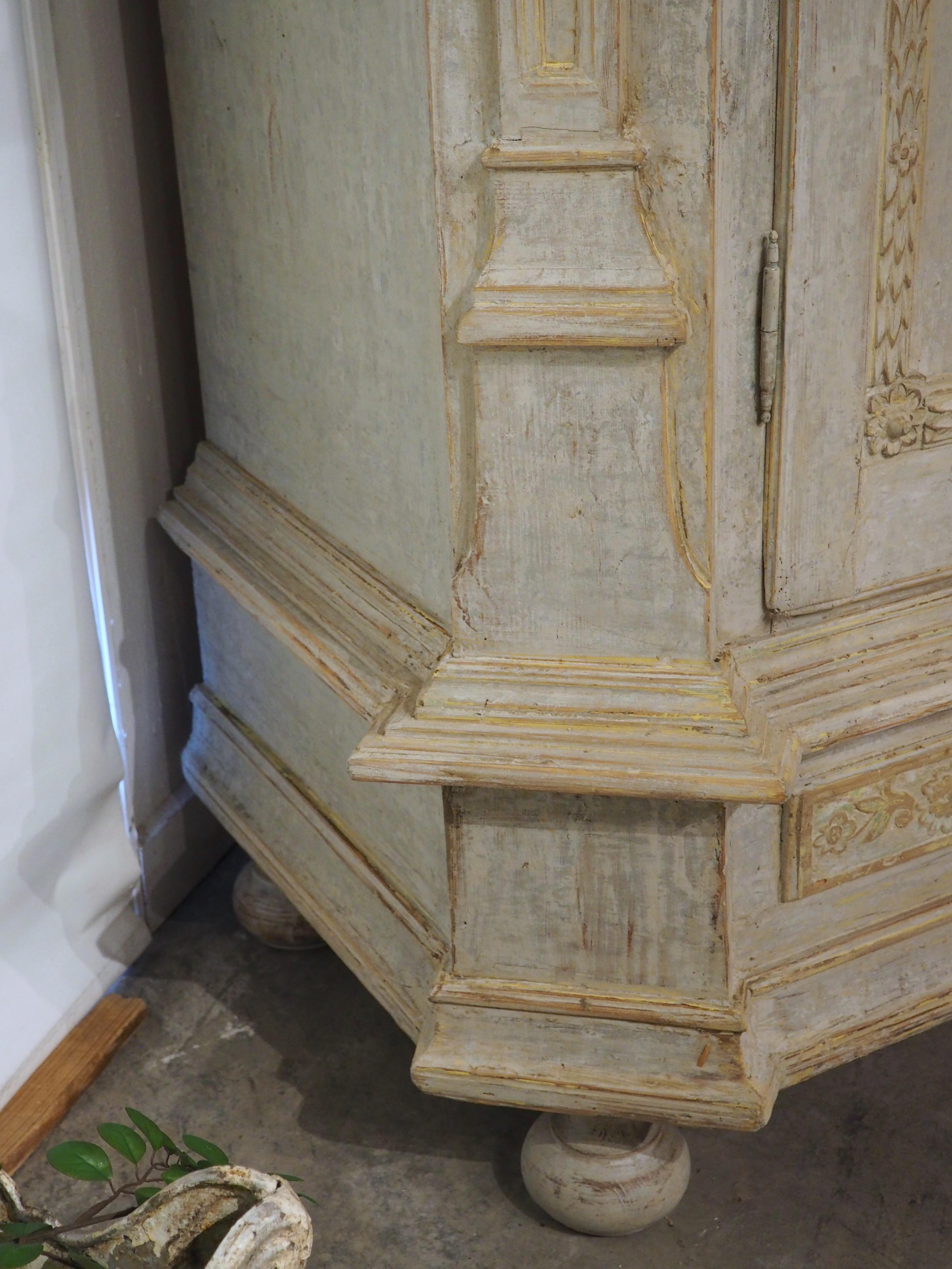Early 1800s Northern European Baroque Style Armoire in Painted Pine 2