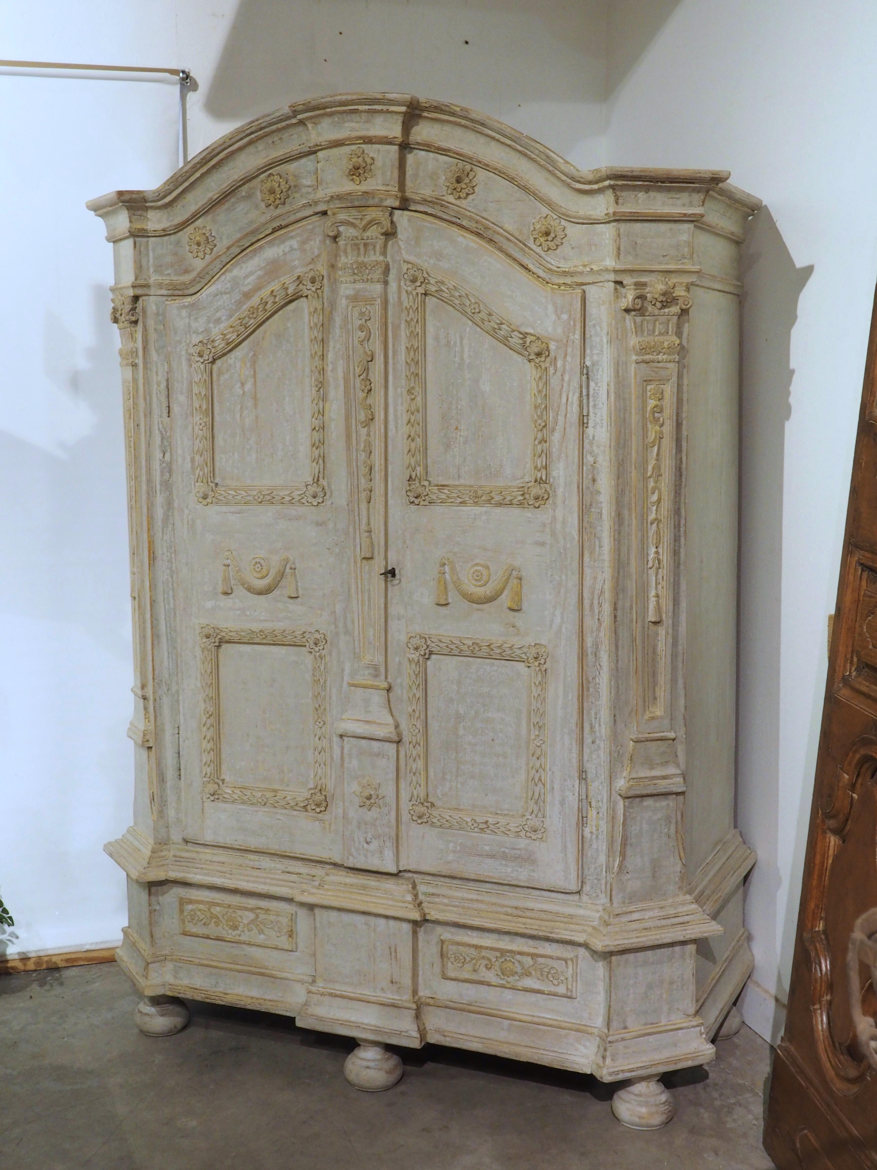 Early 1800s Northern European Baroque Style Armoire in Painted Pine 11