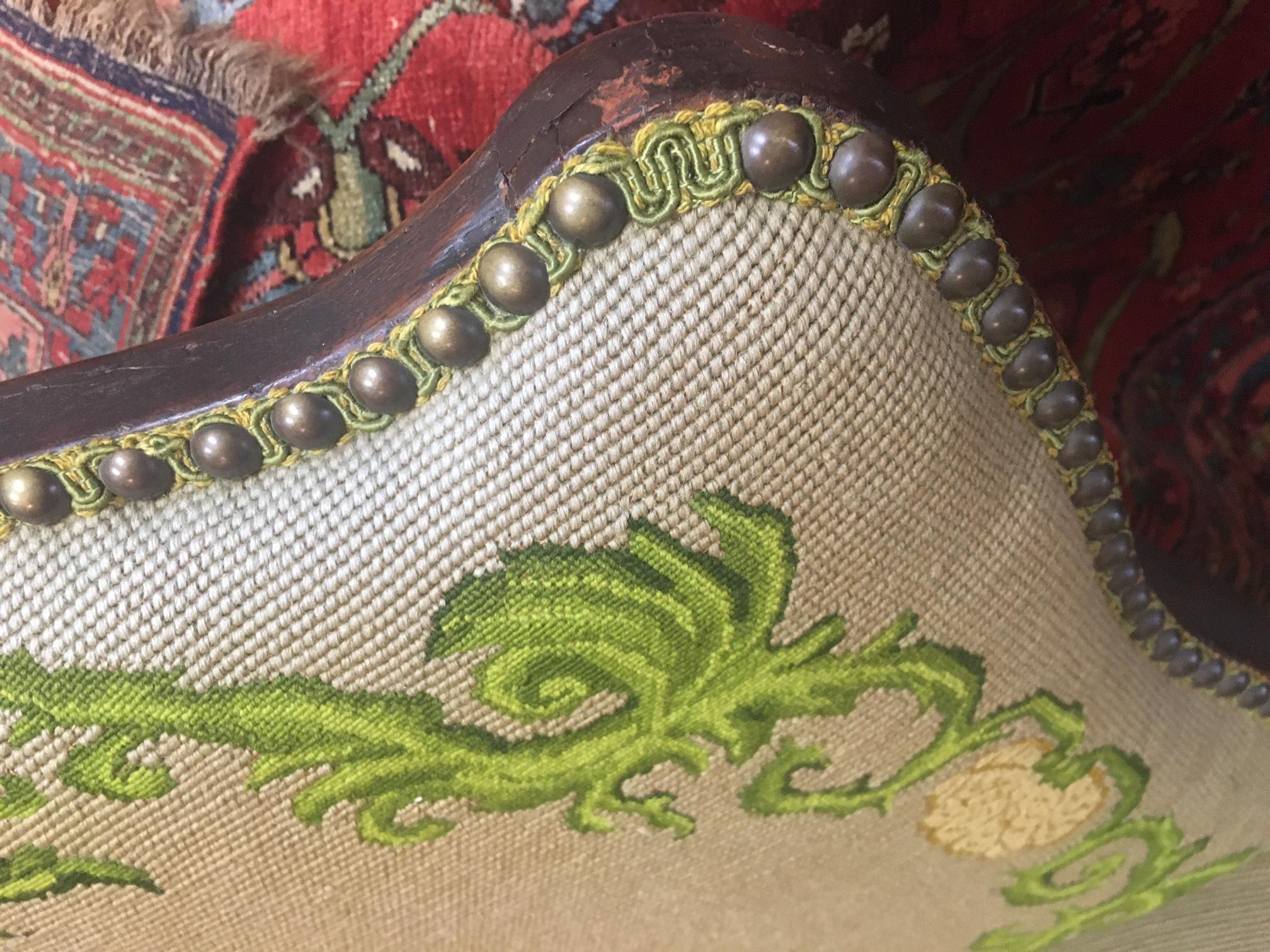 Early 1800s Regency Walnut Side Chair Side Chair with Needlepoint Upholstery For Sale 6