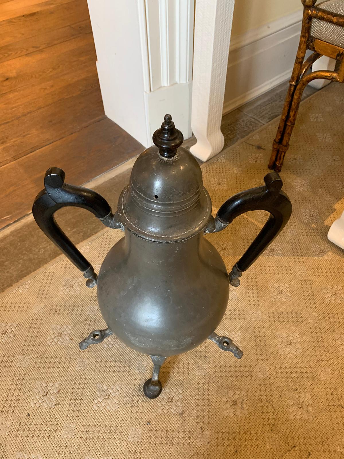 Early 18th-19th Century Pewter Lidded Hot Water Urn, Three Spouts, Wood Handles For Sale 12