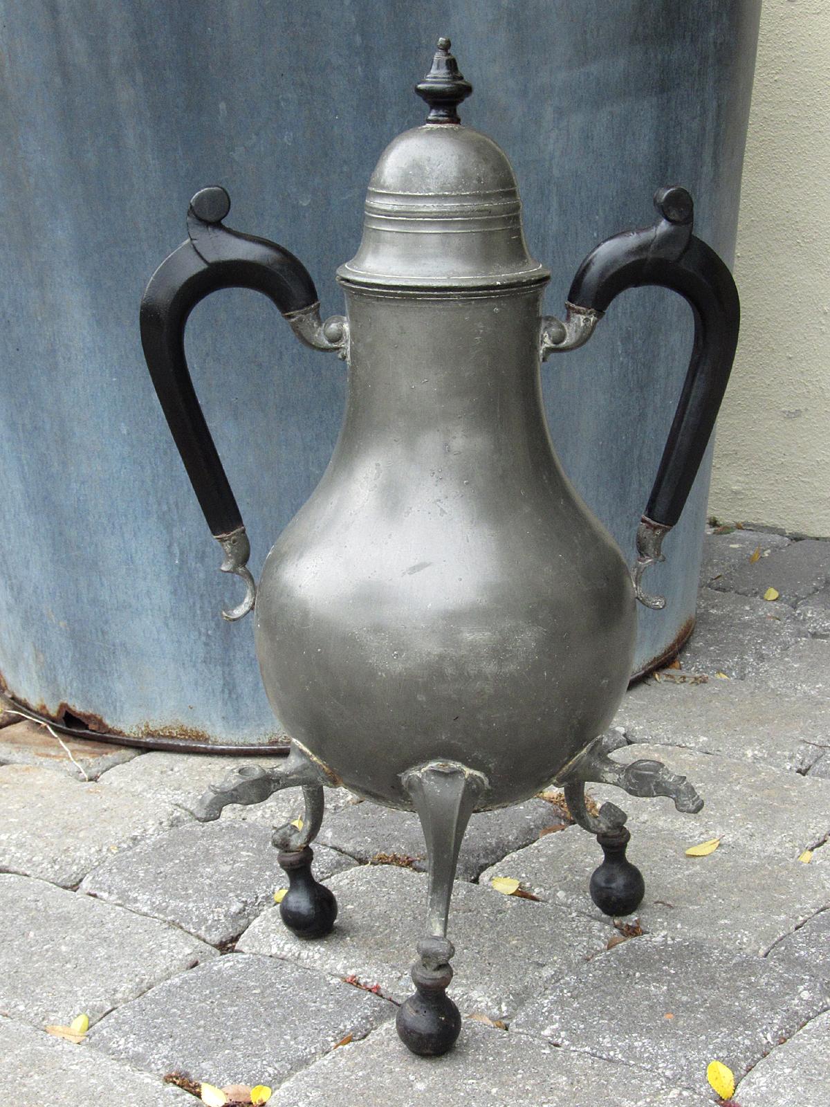 Early 18th-19th Century Pewter Lidded Hot Water Urn, Three Spouts, Wood Handles For Sale 15