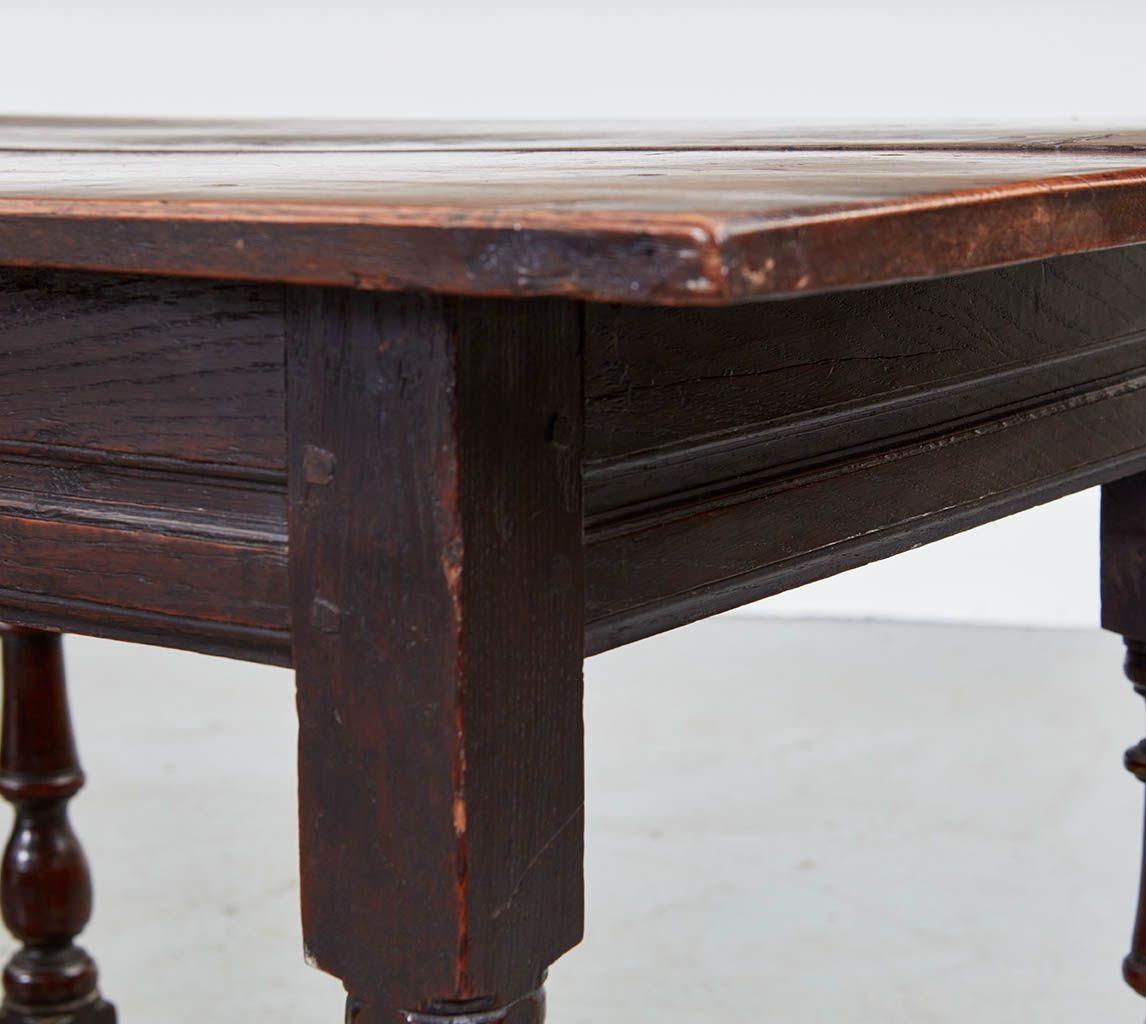 Early 18th c. Box Stretcher Center Table For Sale 3