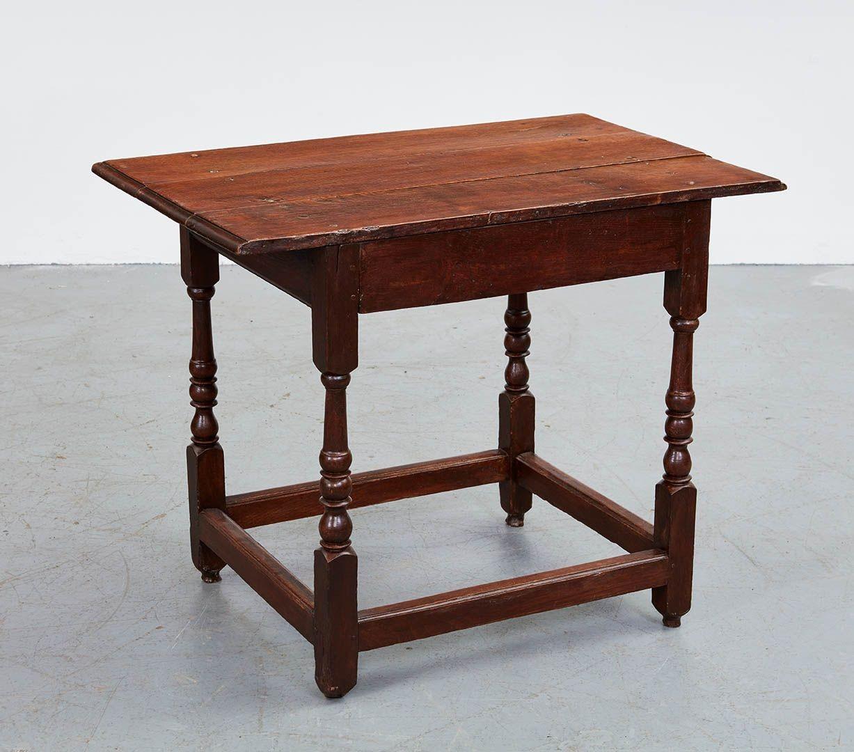 Early 18th c. English Oak Single Drawer Table For Sale 8